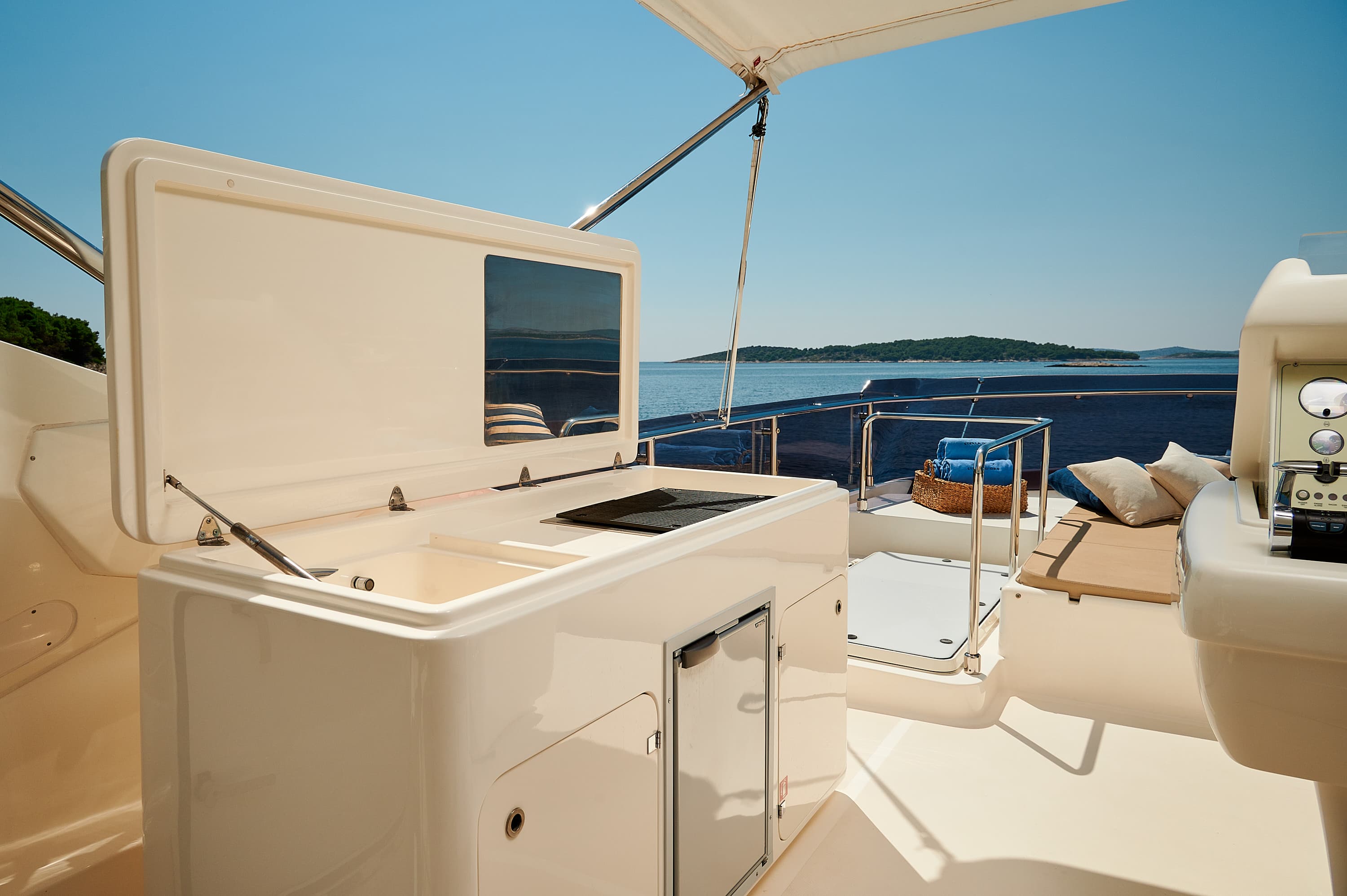 Ferretti 730 - photo 40