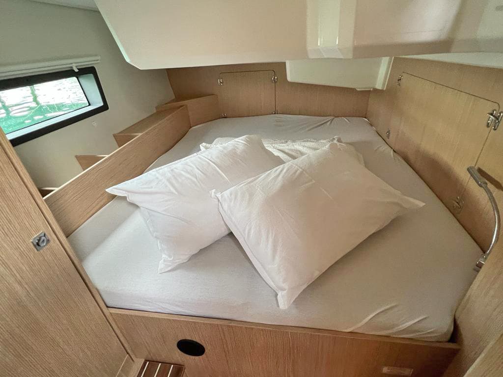 Bavaria C42 - photo 16