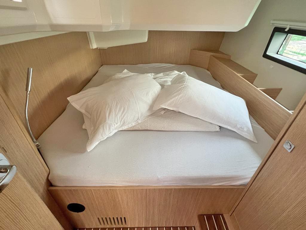 Bavaria C42 - photo 4