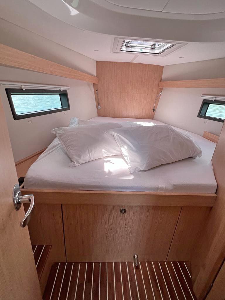 Bavaria C42 - photo 17