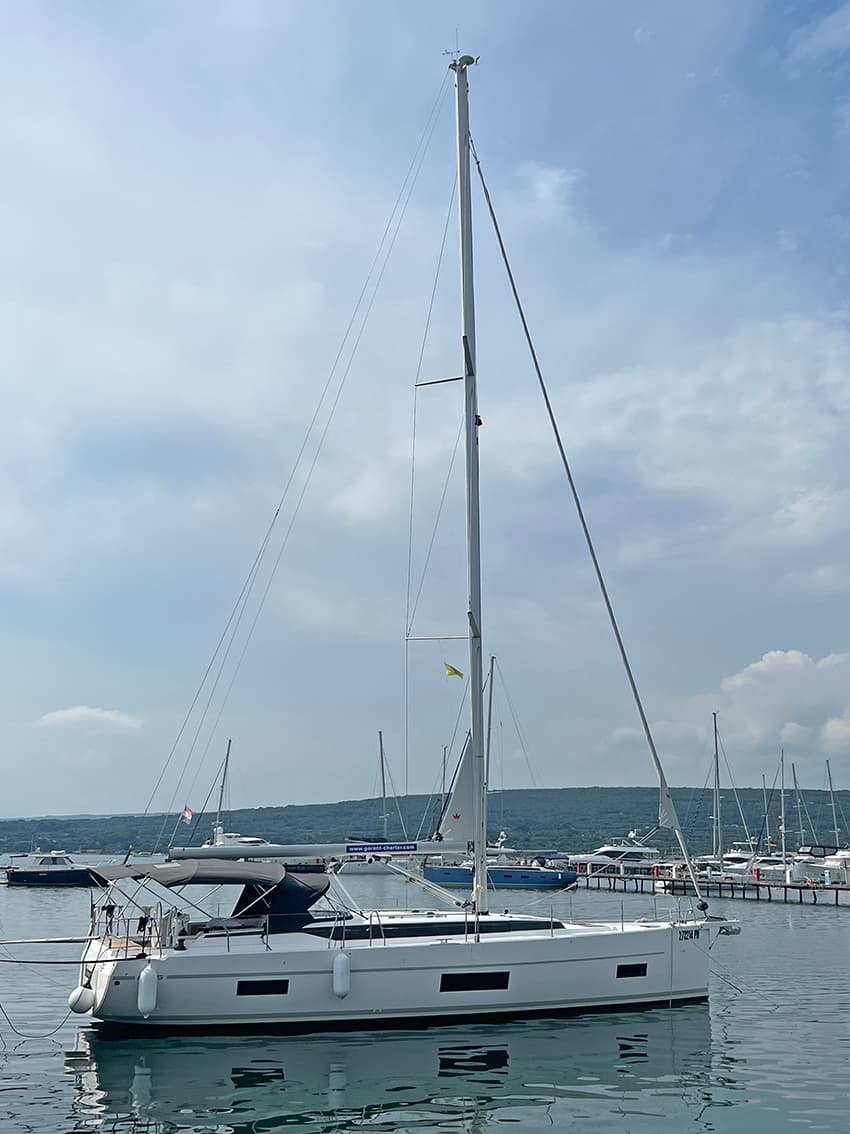 Bavaria C45 Style - photo 11