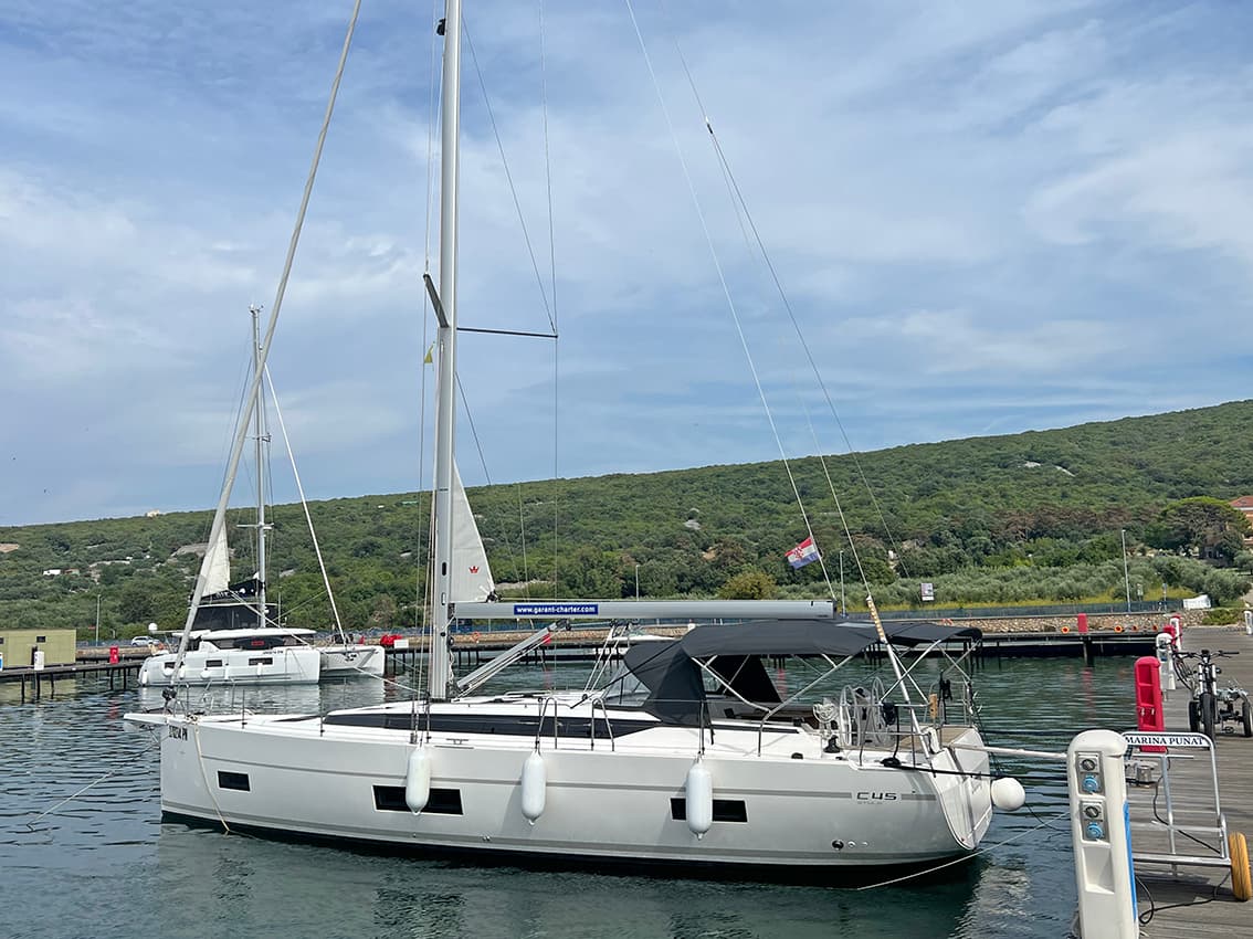 Bavaria C45 Style - photo 18