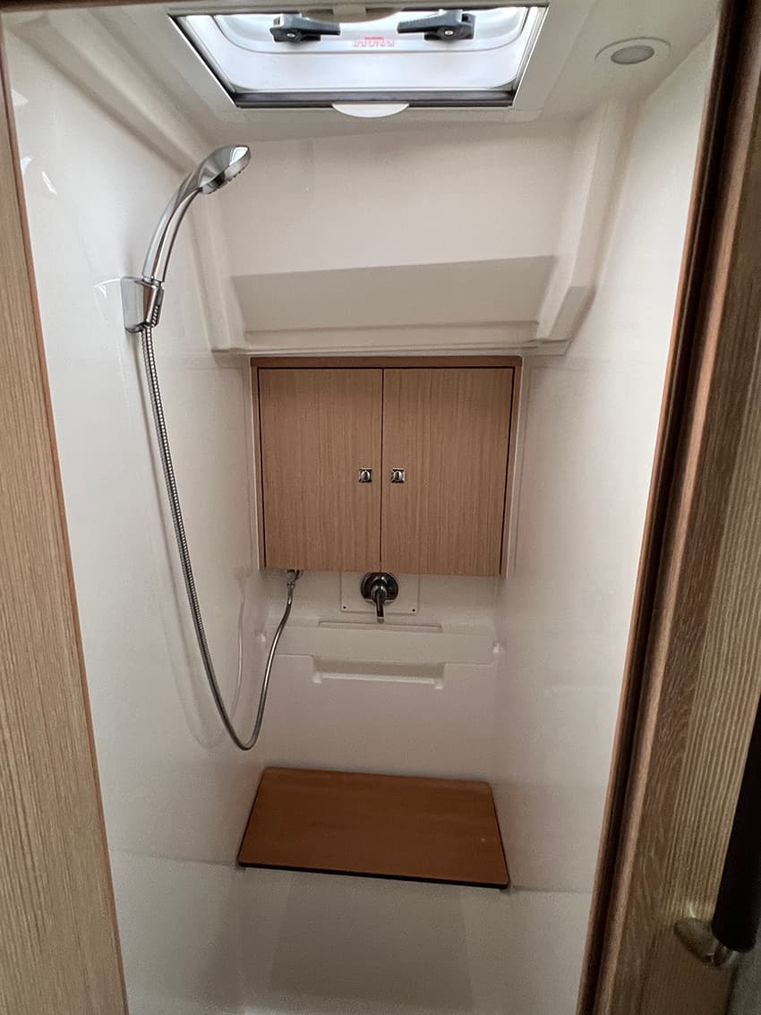 Bavaria C45 Style - photo 7