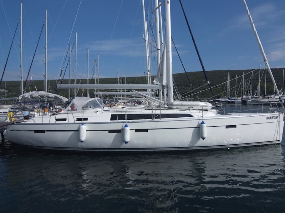 Bavaria Cruiser 51 - photo