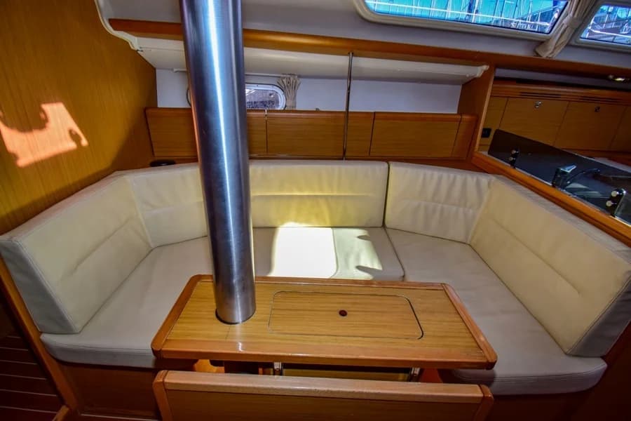Sun Odyssey 36i - photo 7