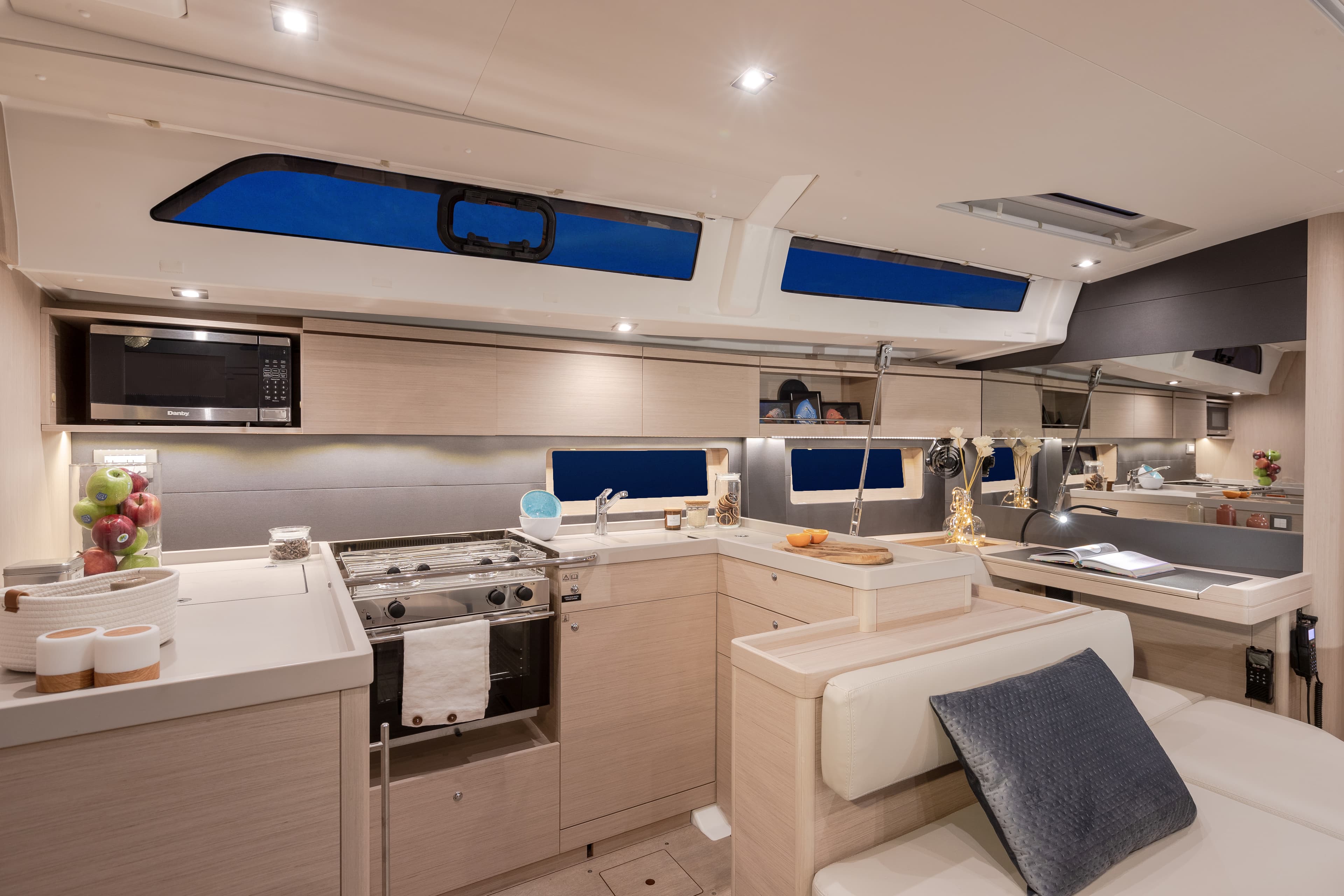 Oceanis 51.1 - photo 14