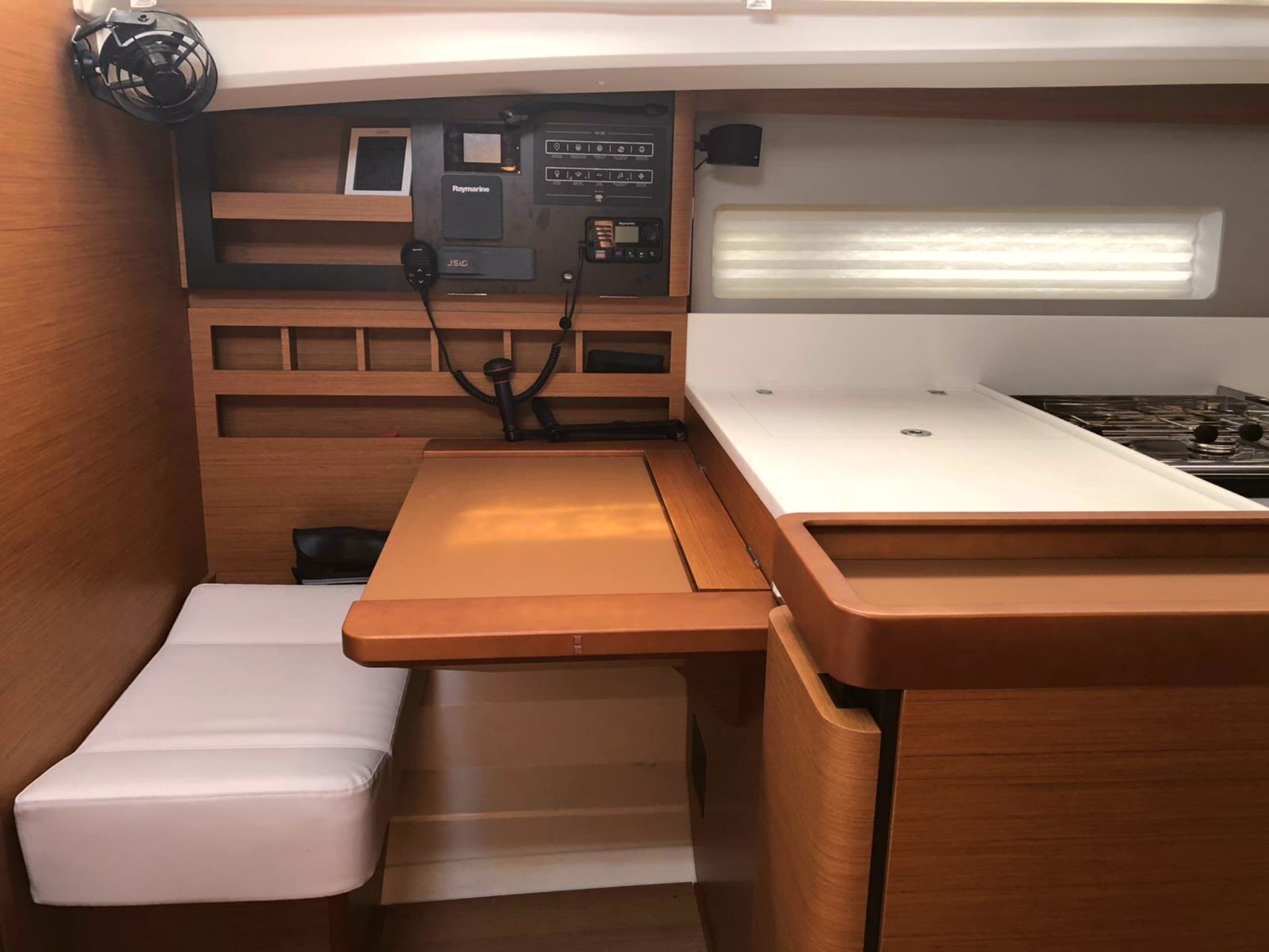 Sun Odyssey 440 - photo 9