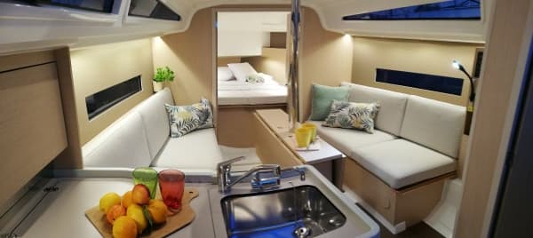 Oceanis 30.1 - photo 7