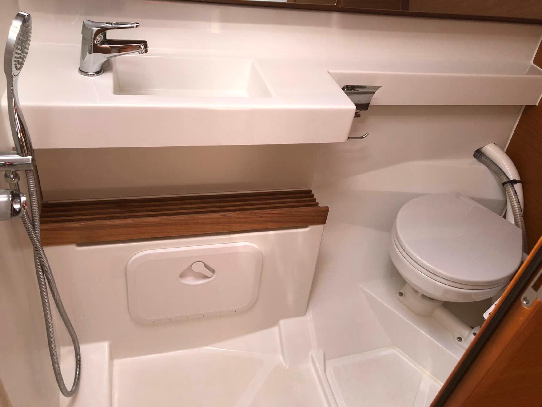 Sun Odyssey 440 - photo 7