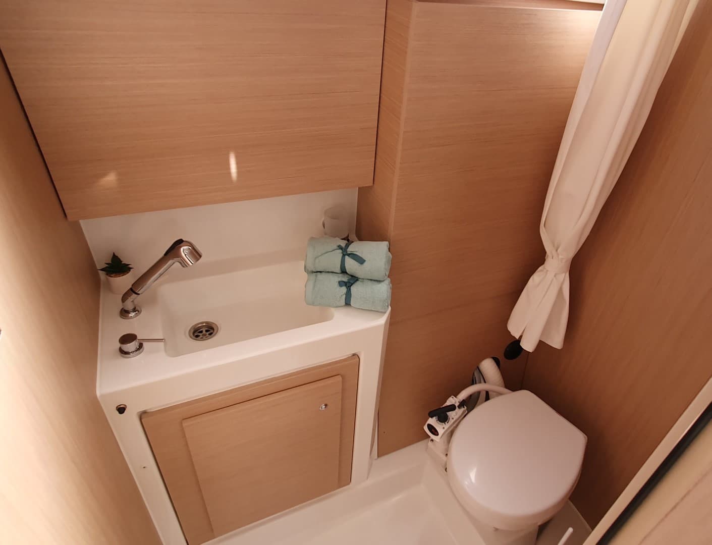 Oceanis 37.1 - photo 14