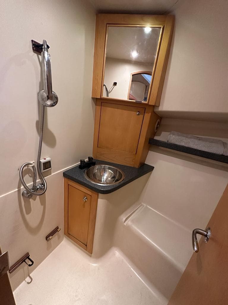 Luhrs 340 - photo 12