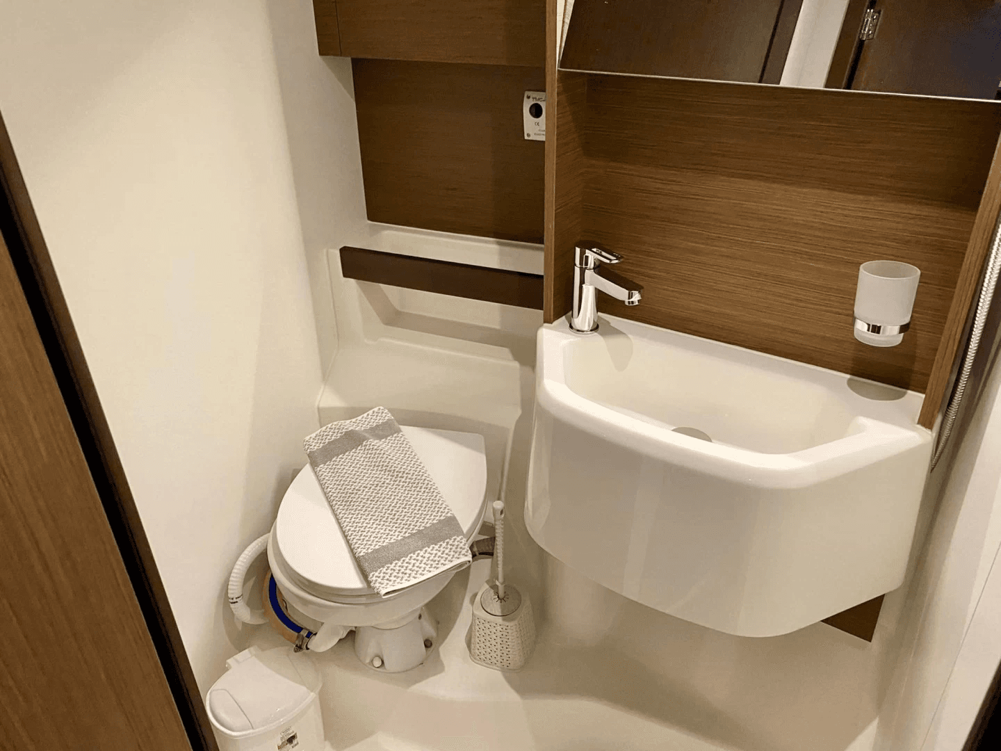 Oceanis 51.1 - photo 15