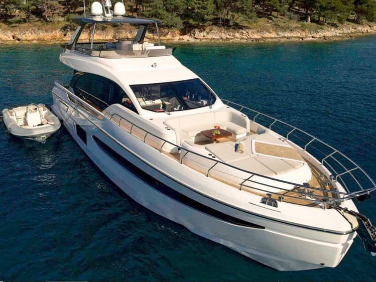 Azimut 78 Fly - photo