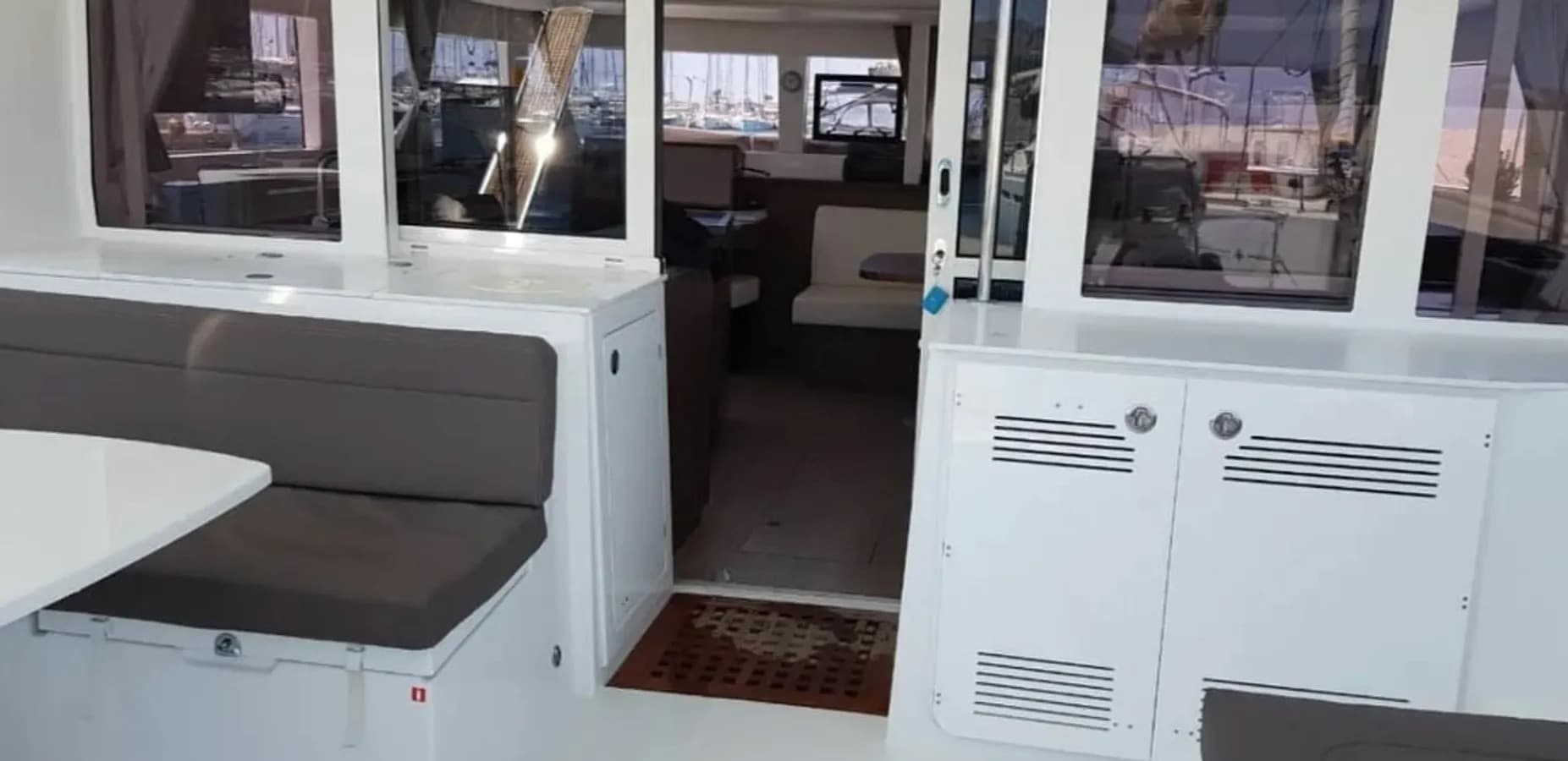 Lagoon 450 - photo 6