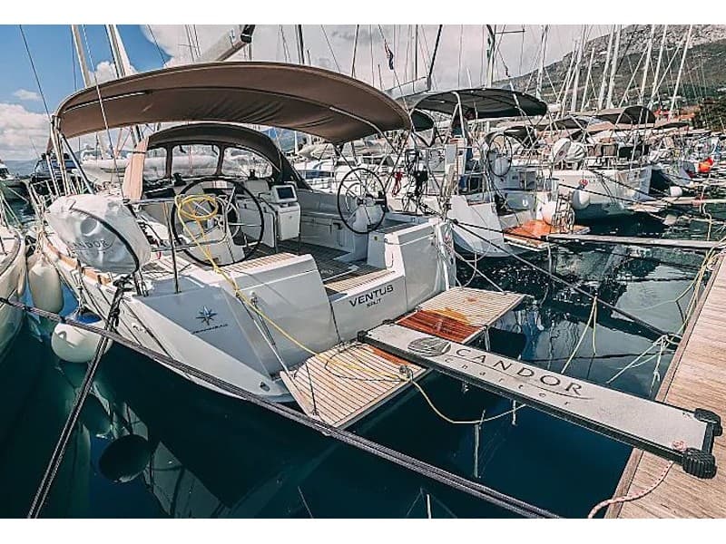 Sun Odyssey 449 - photo