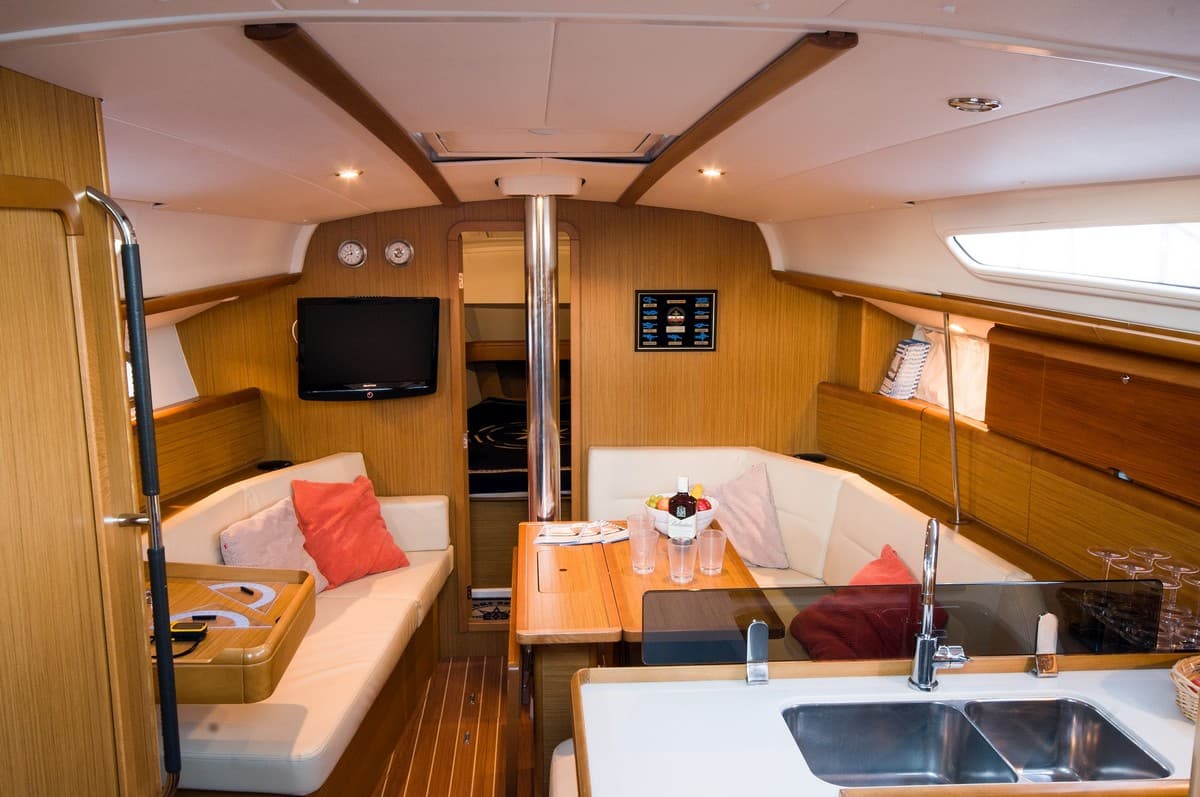 Sun Odyssey 39i - photo 8