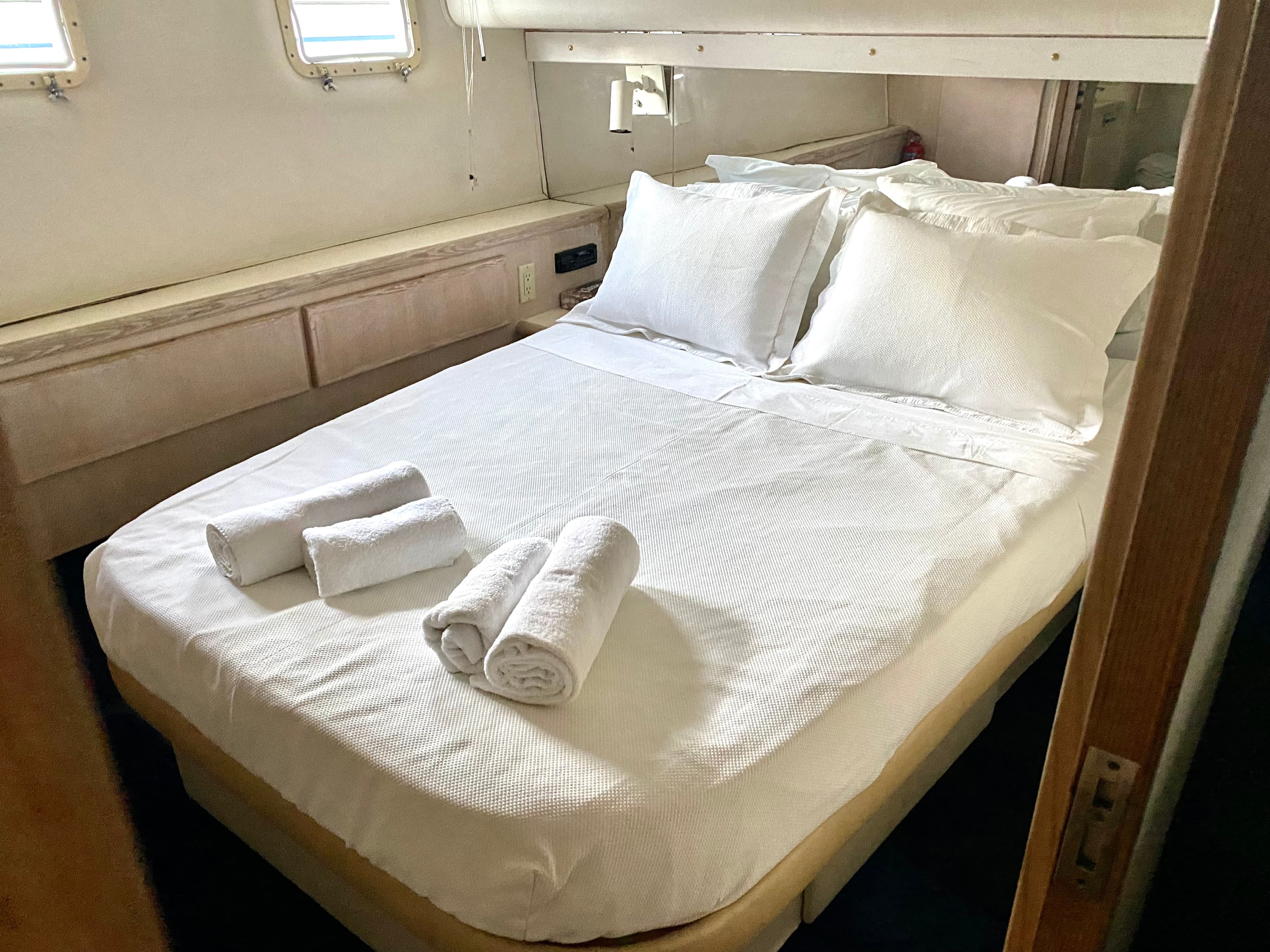 Hatteras 50 Convertible - photo 18