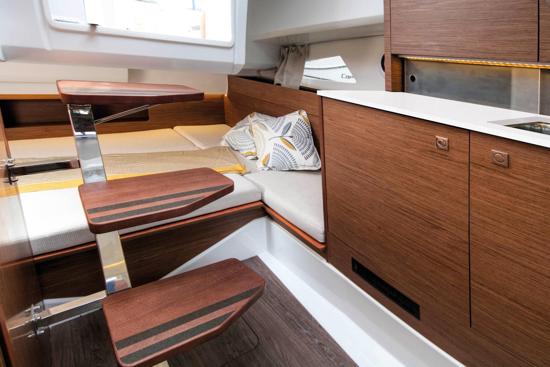 Cap Camarat 9.0 WA - photo 11