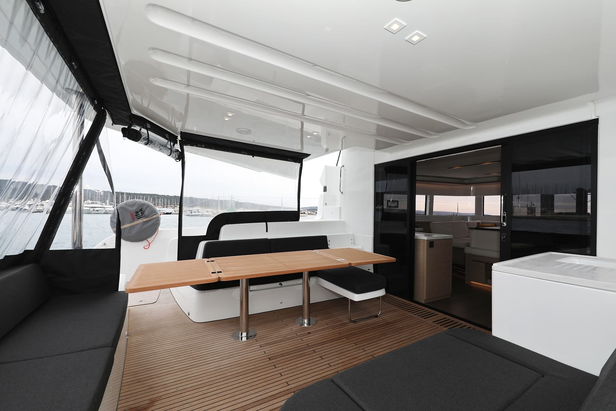 Lagoon 51 - photo 73