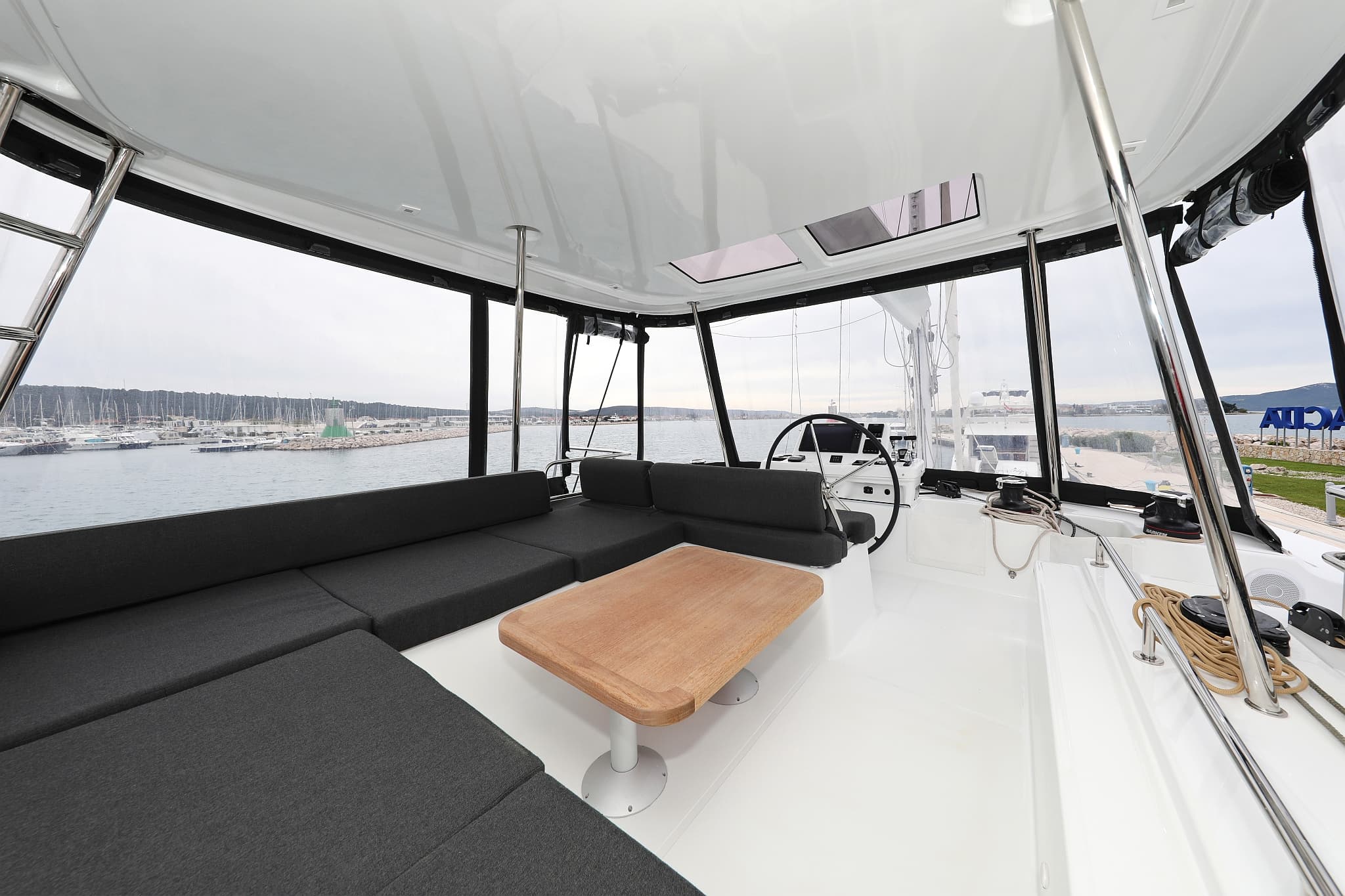 Lagoon 51 - photo 59