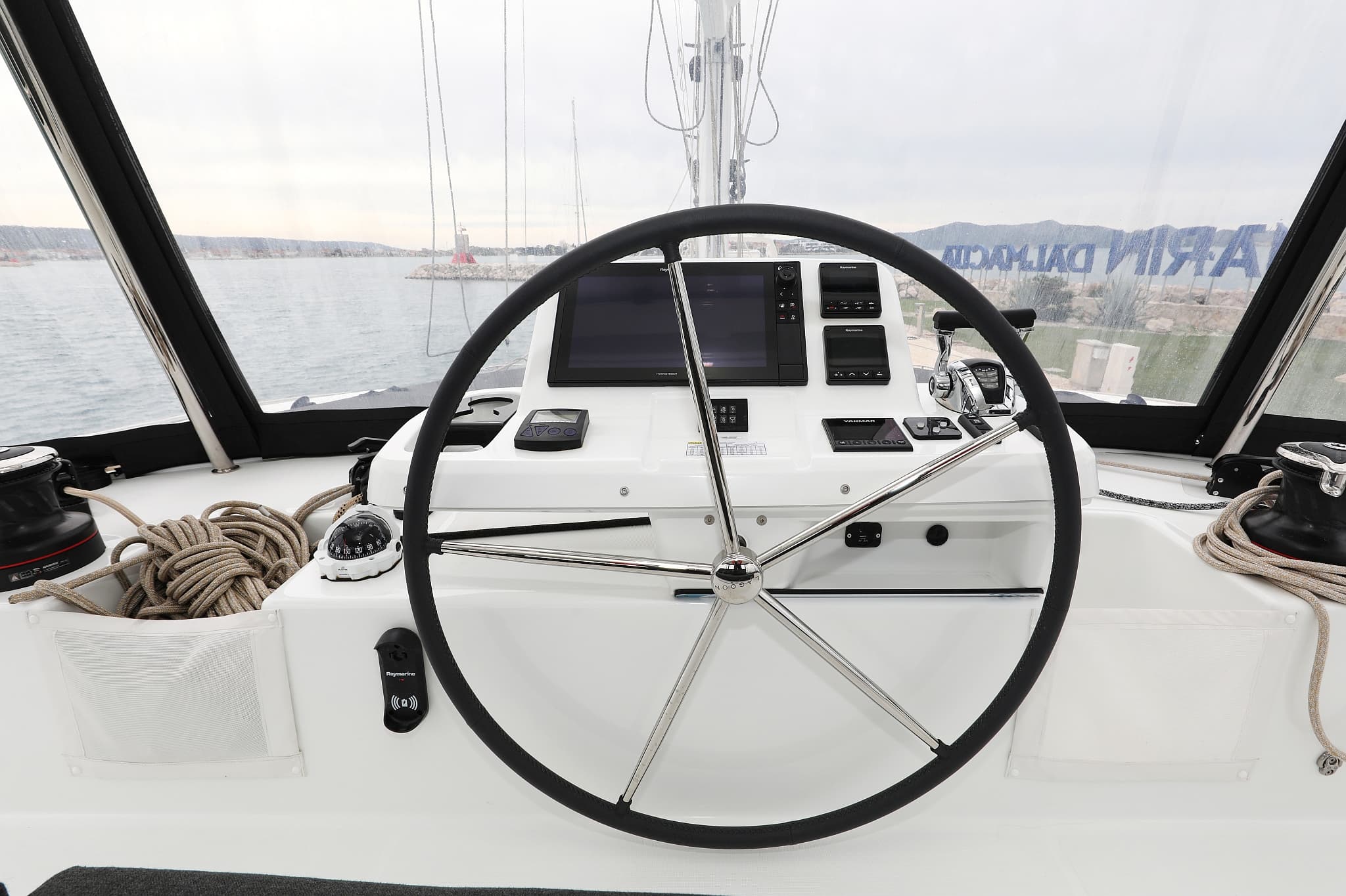 Lagoon 51 - photo 43