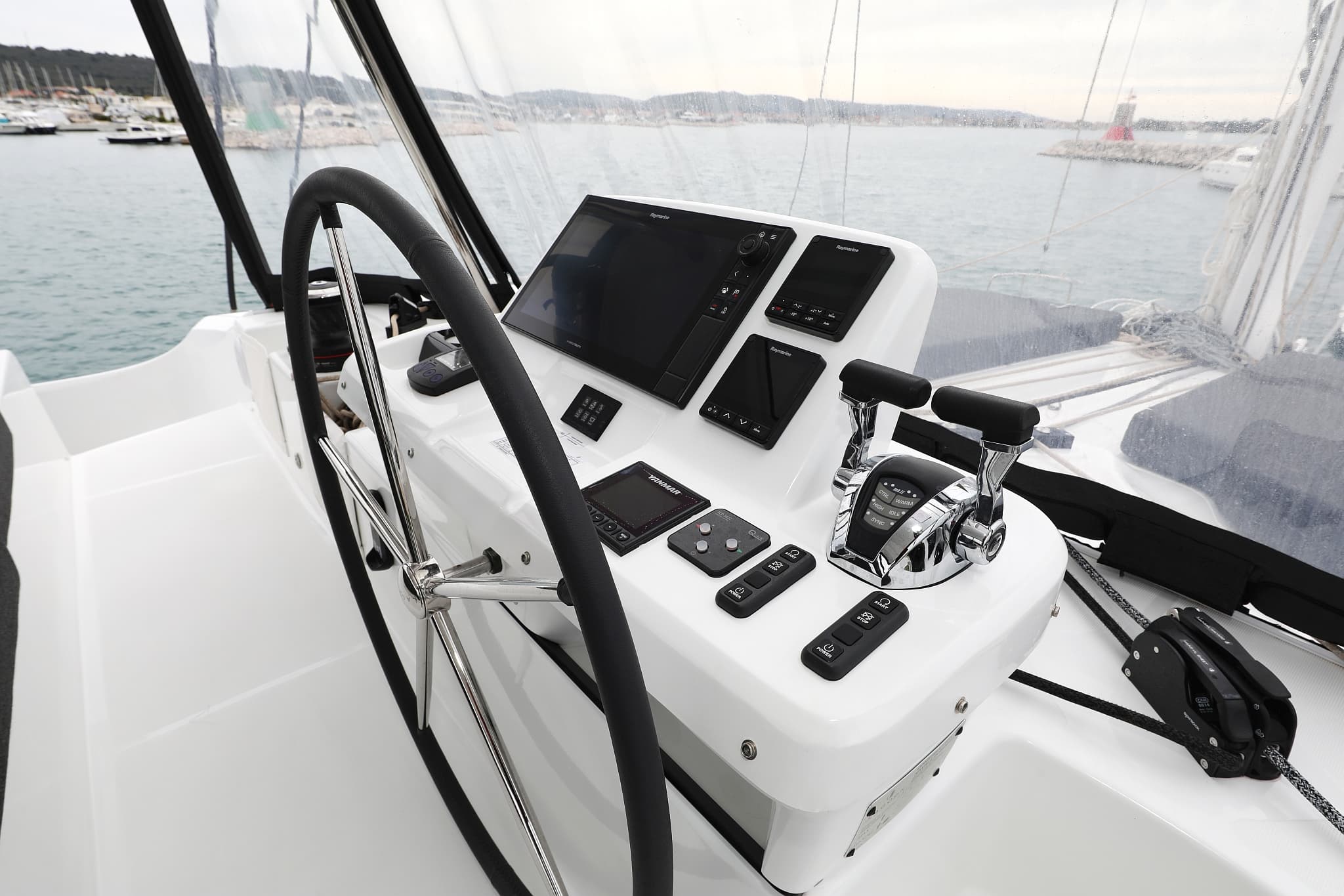 Lagoon 51 - photo 67