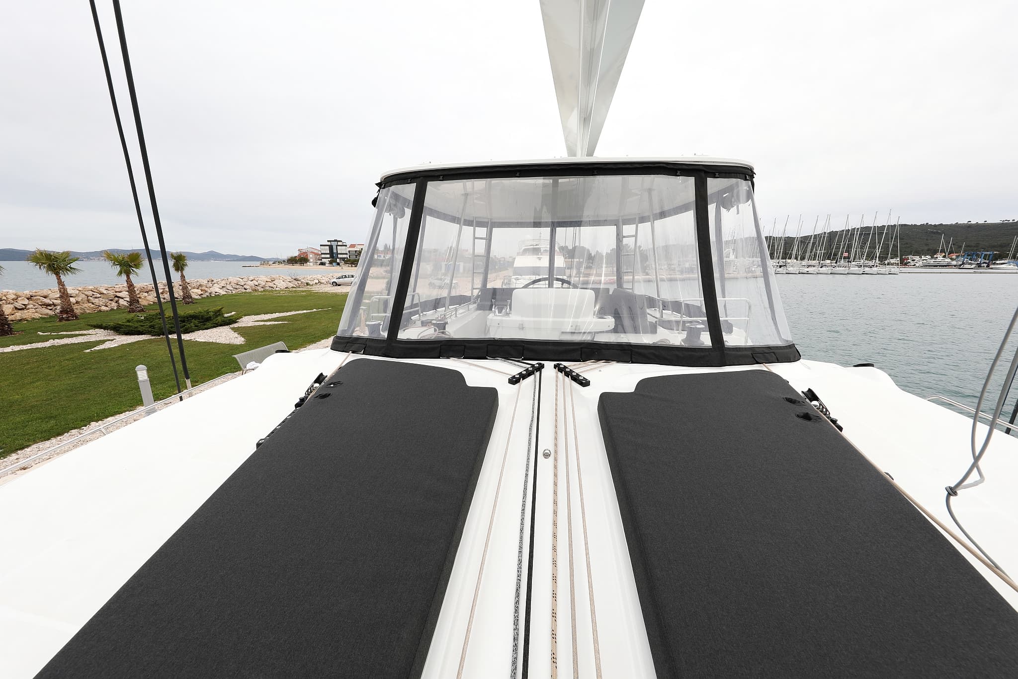 Lagoon 51 - photo 98