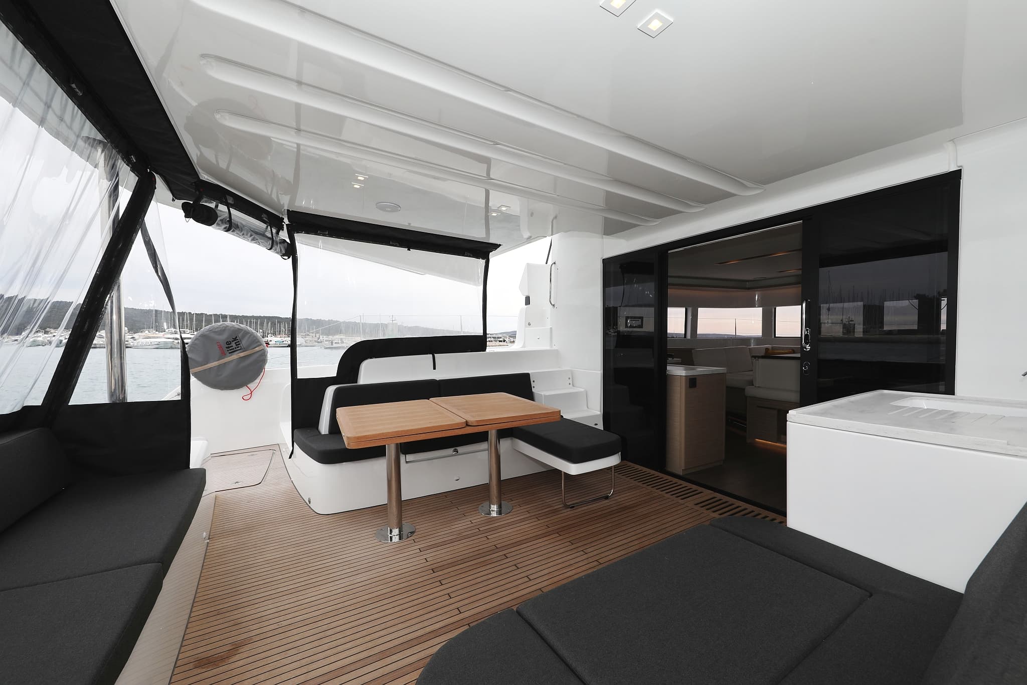 Lagoon 51 - photo 60