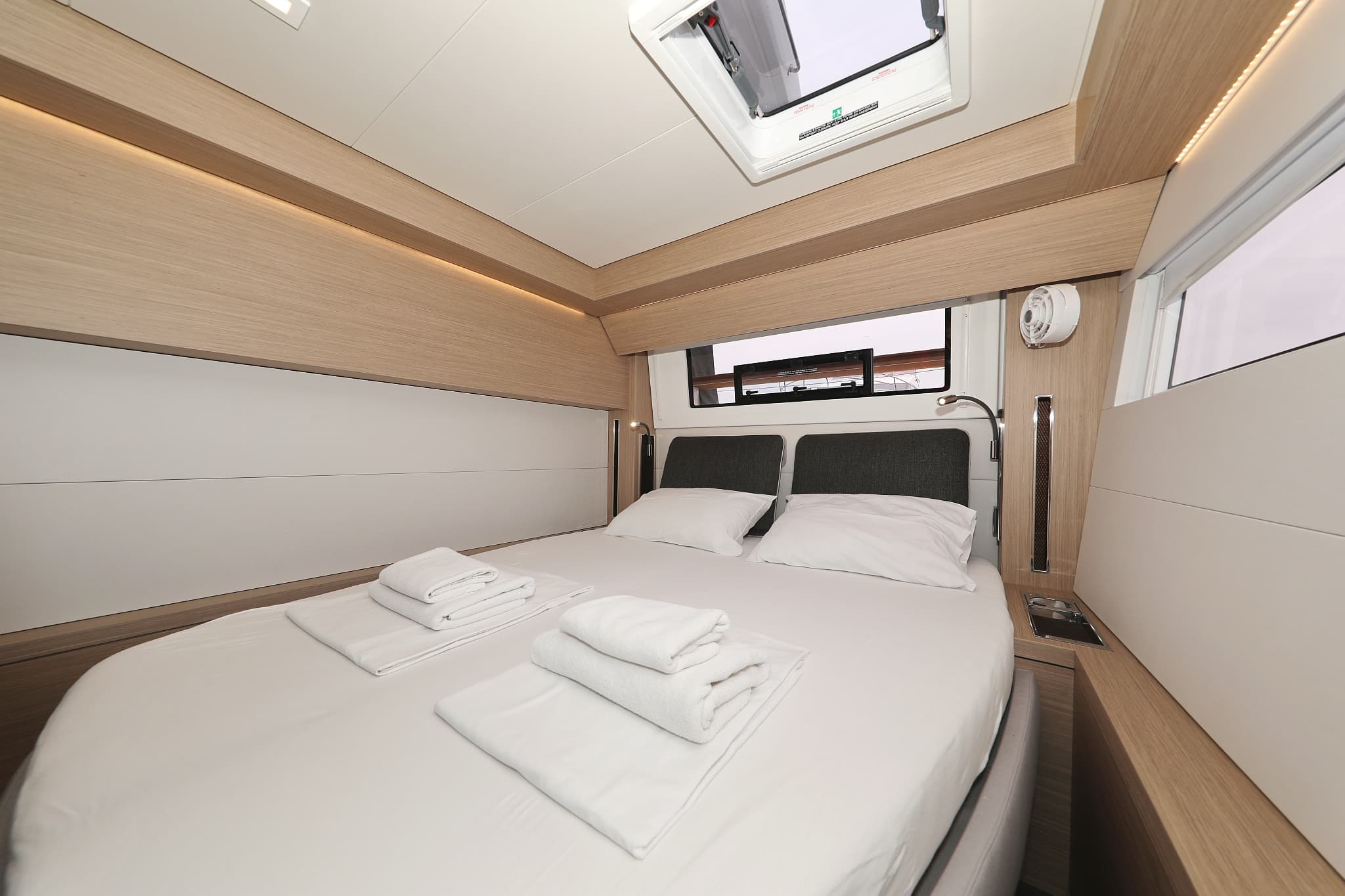 Lagoon 51 - photo 53