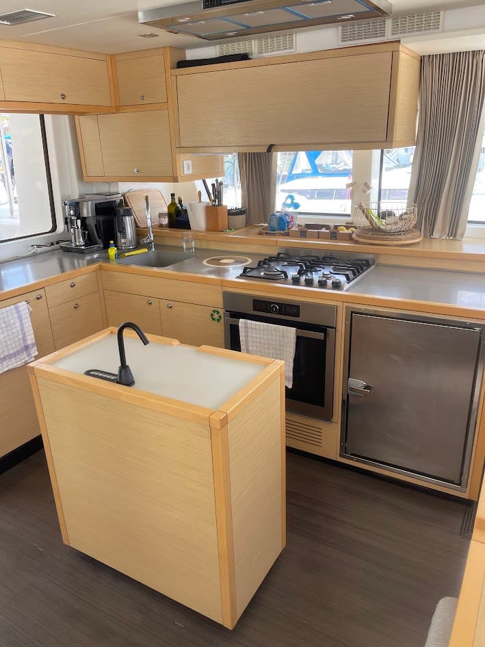 Lagoon 52F - photo 32