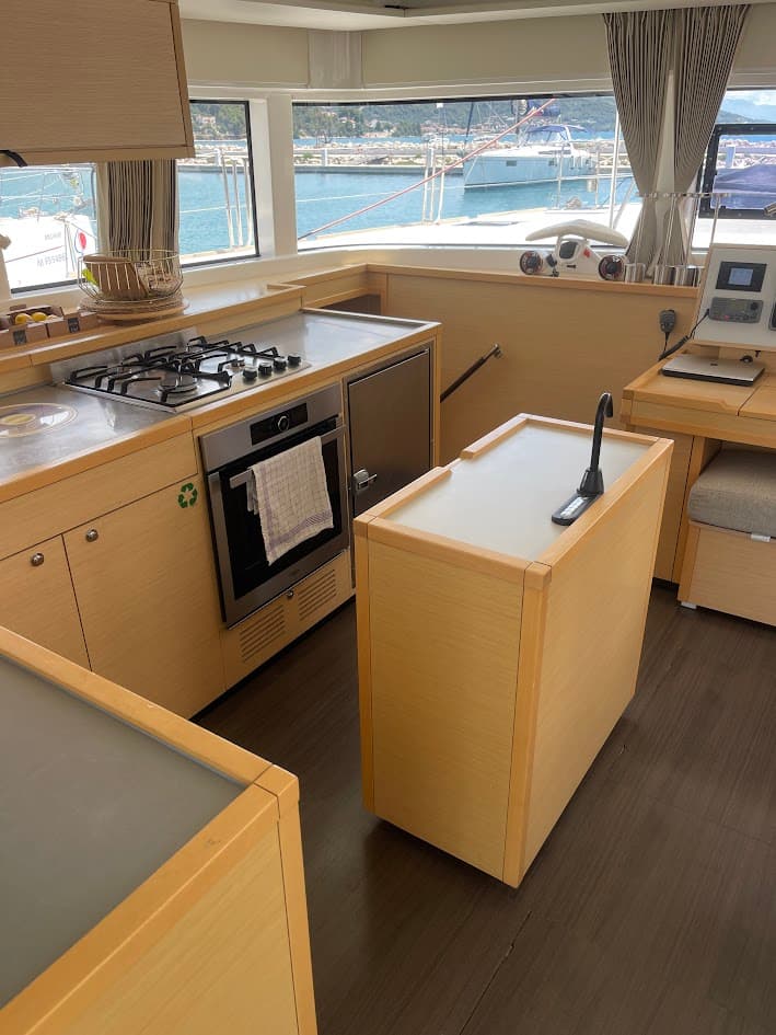 Lagoon 52F - photo 33