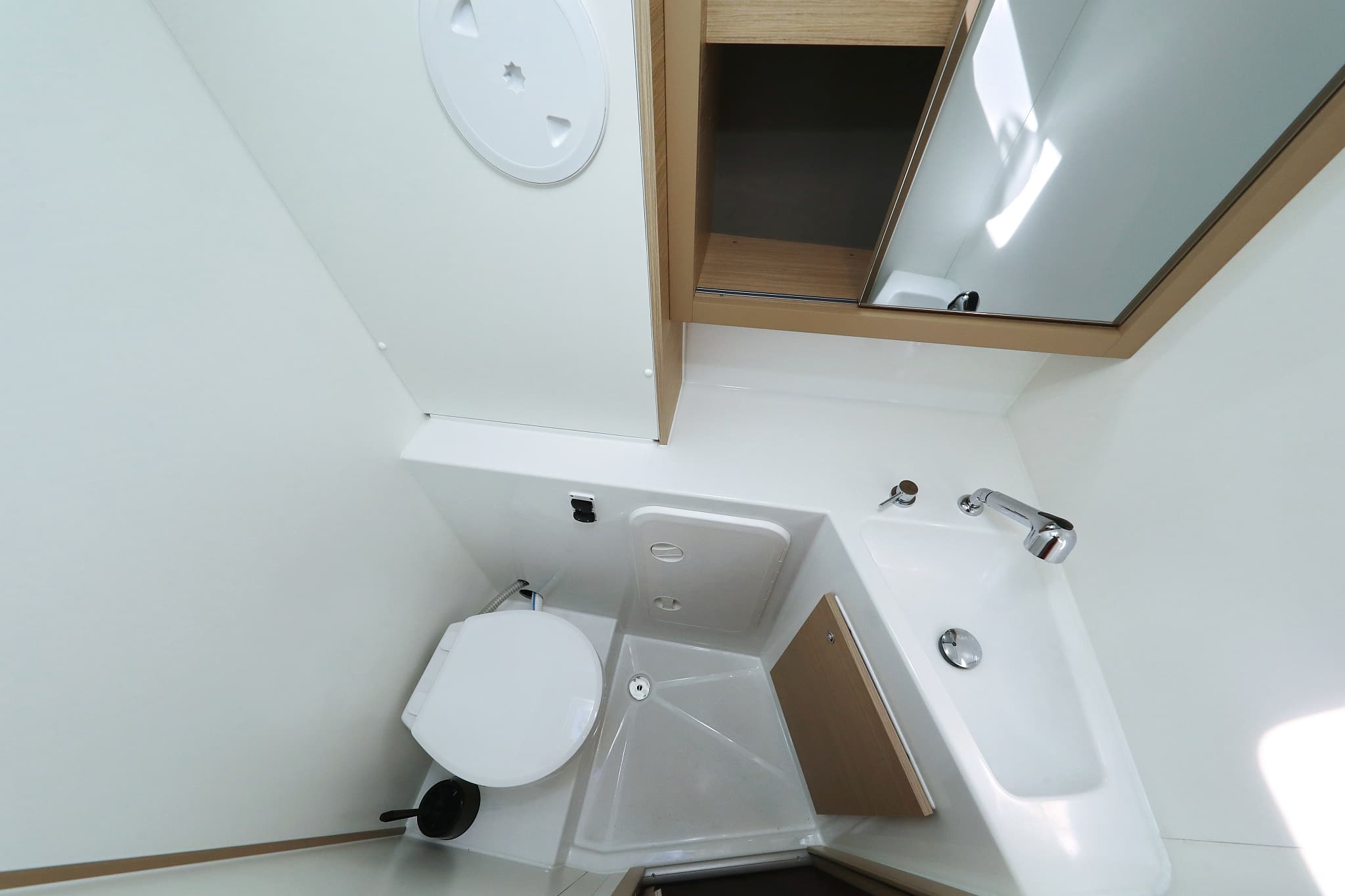 Lagoon 42 - photo 16