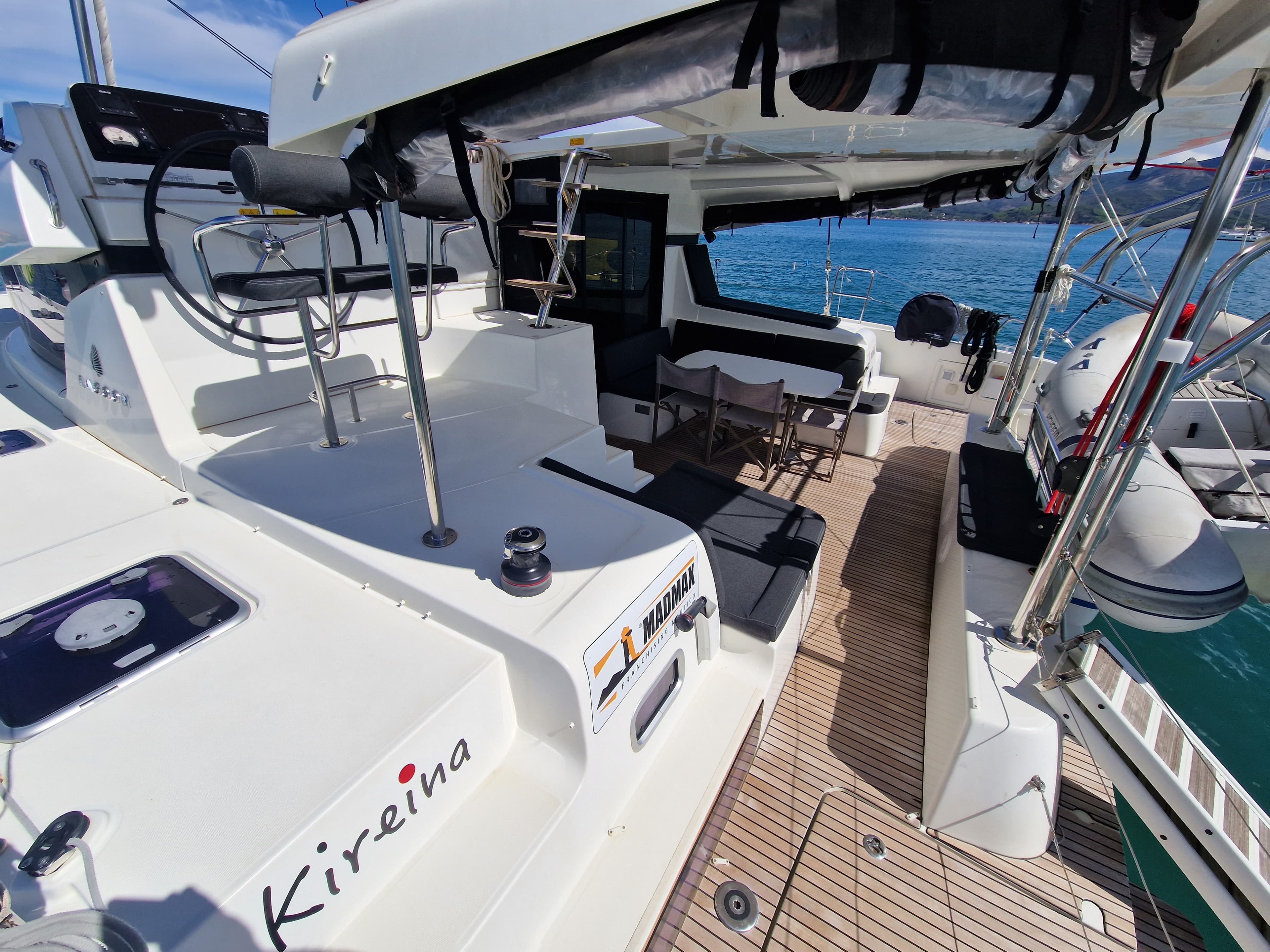 Lagoon 42 - photo 11