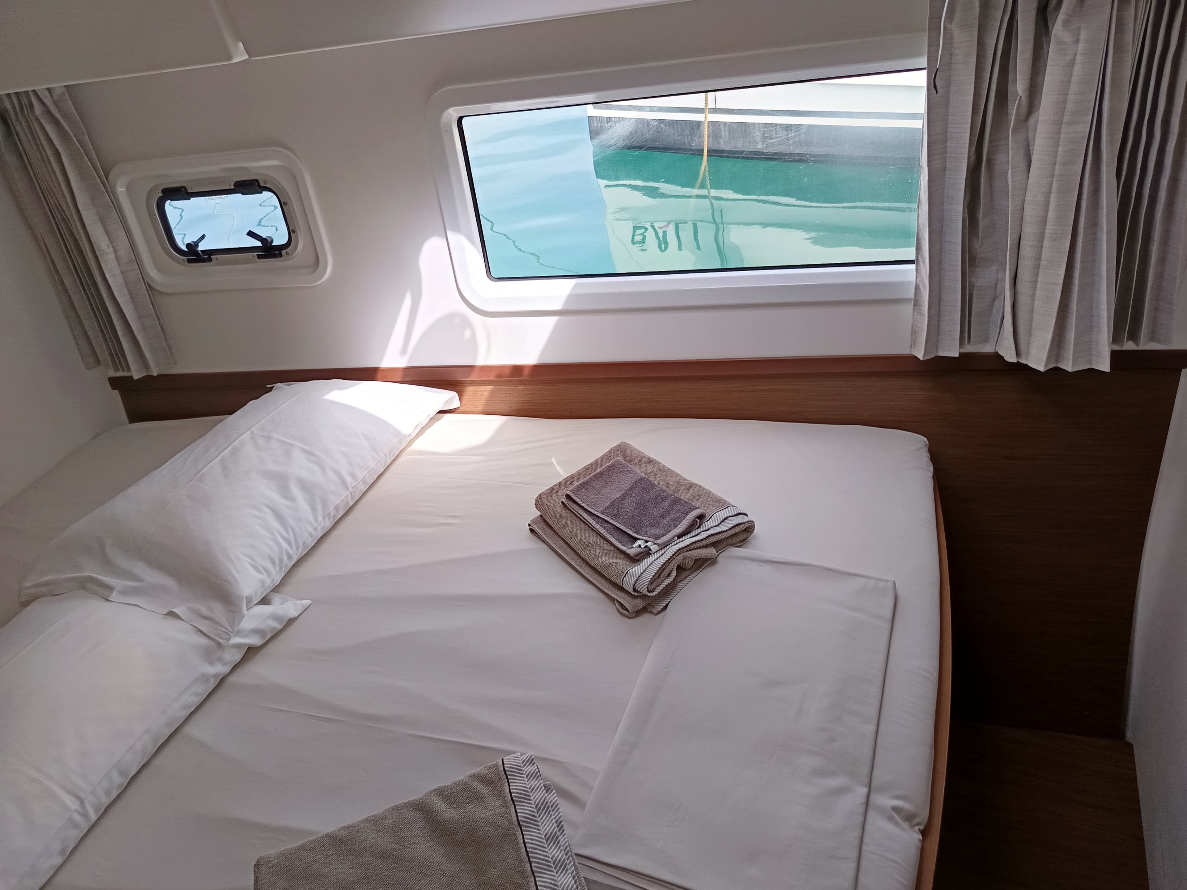 Lagoon 42 - photo 13