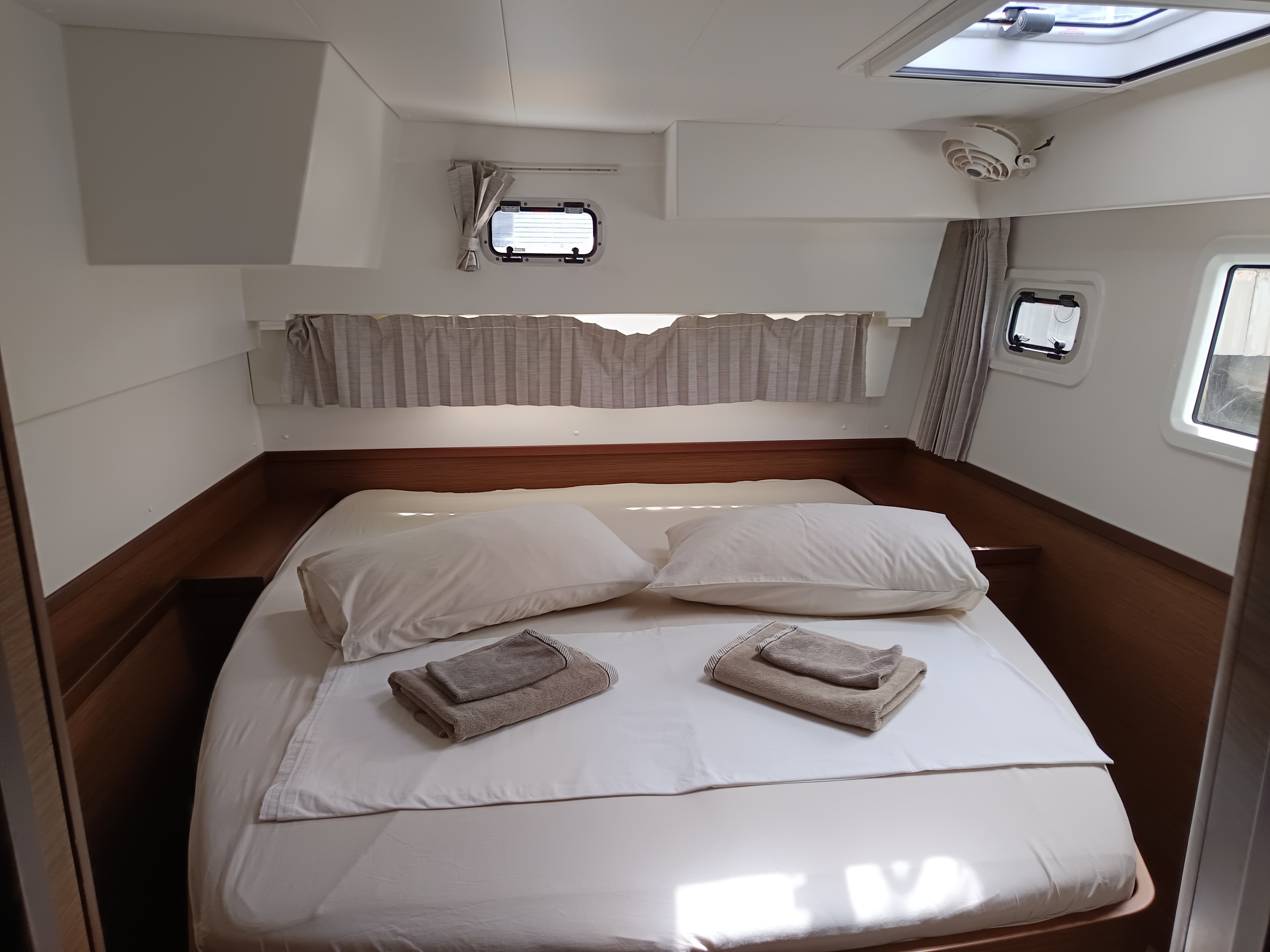 Lagoon 42 - photo 16