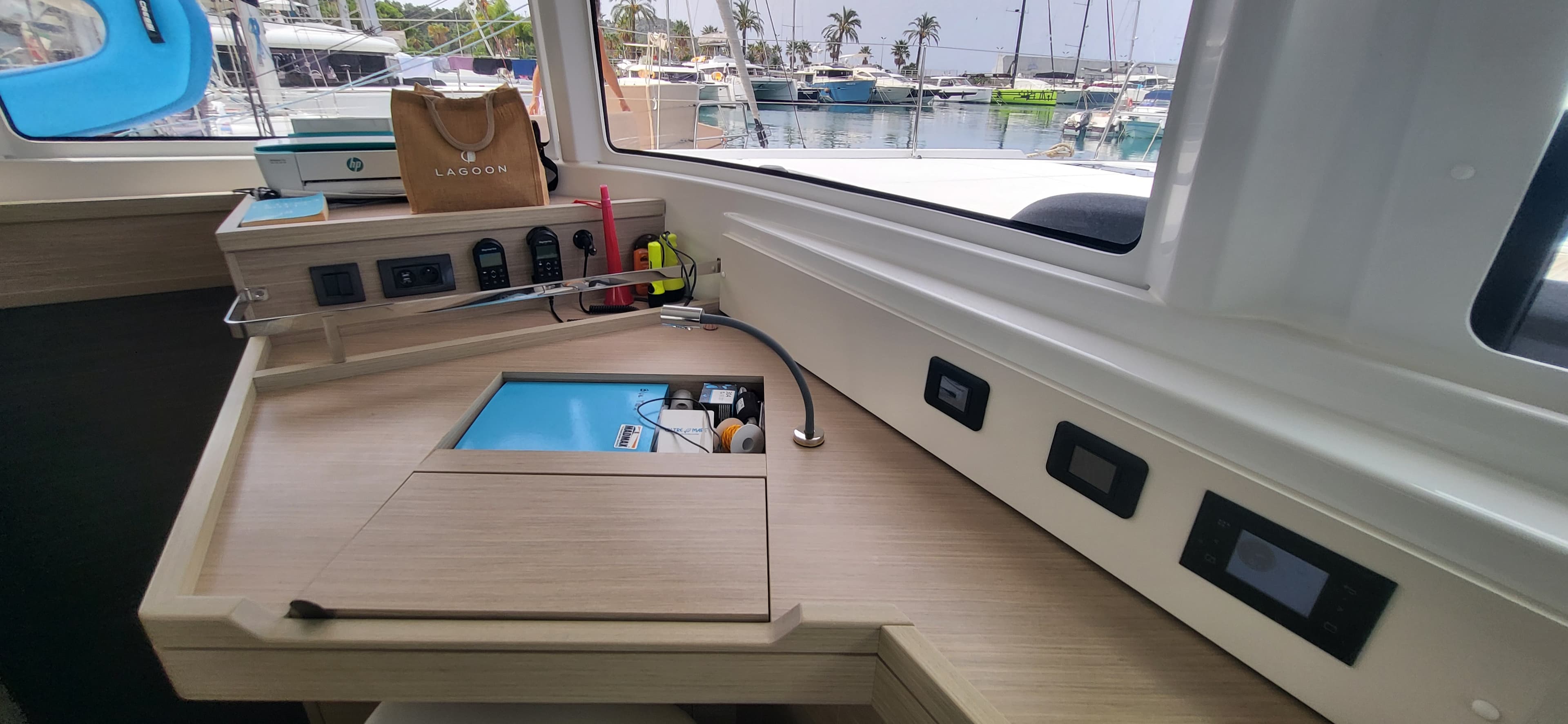 Lagoon 46  - photo 14