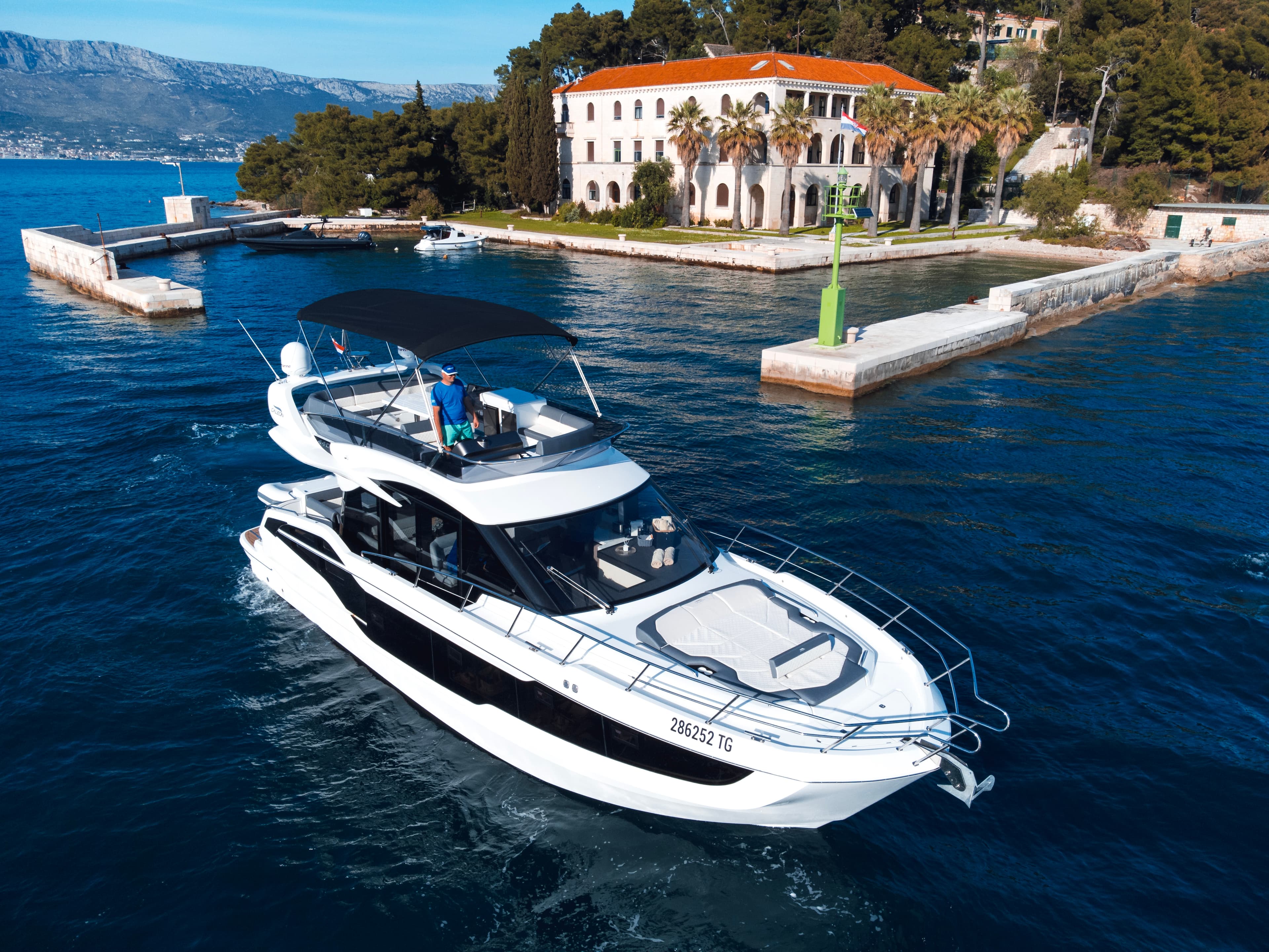 Galeon 440 Fly - photo 6