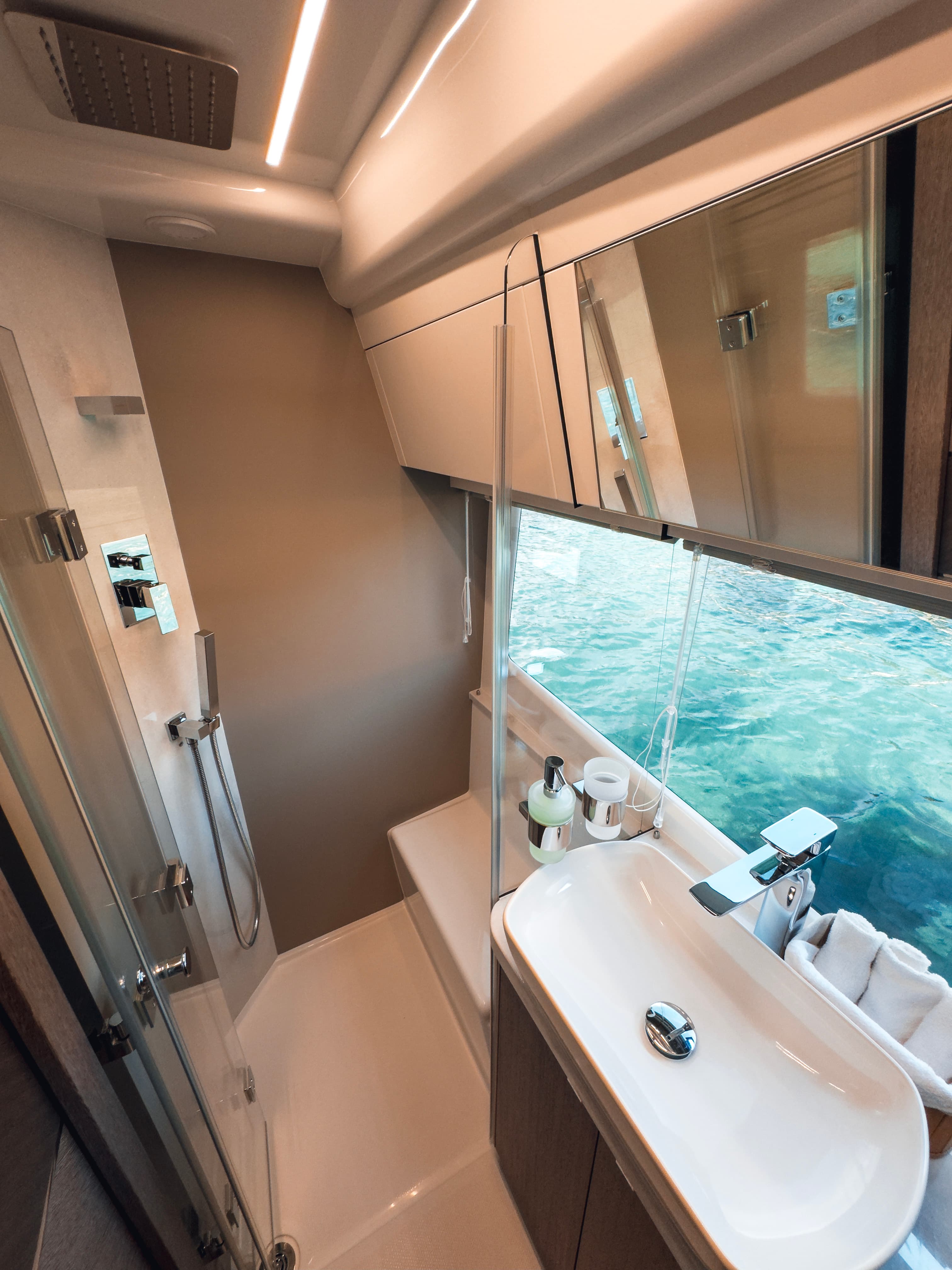 Galeon 440 Fly - photo 19