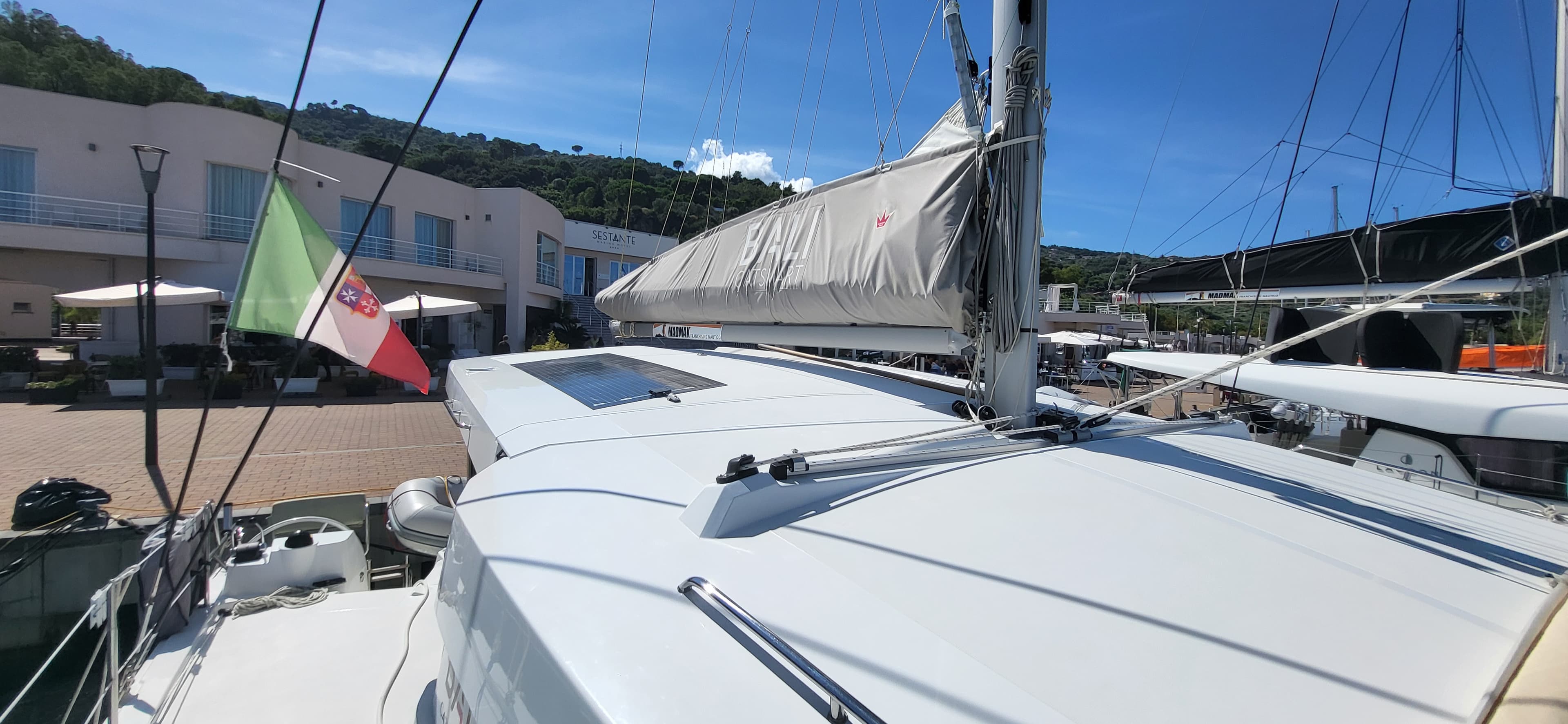 Lagoon 46  - photo 40