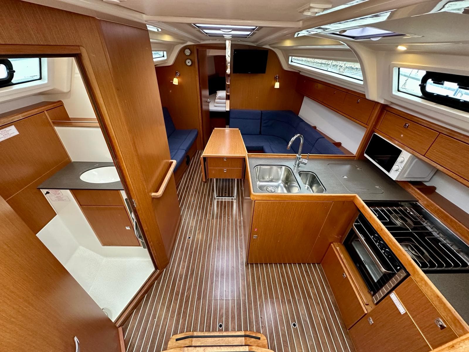 Bavaria Cruiser 37 - photo 9