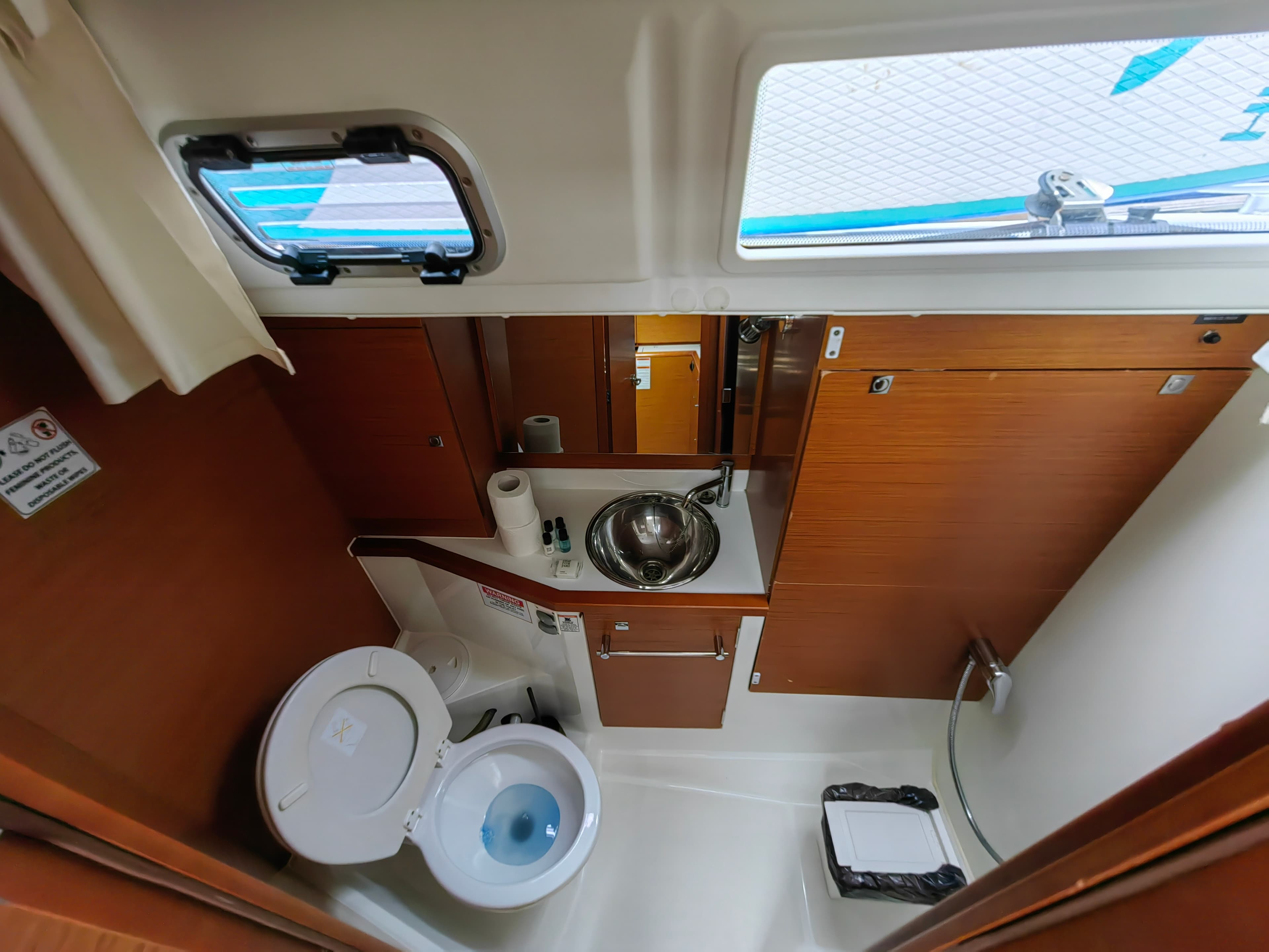 Sun Odyssey 389 - photo 24