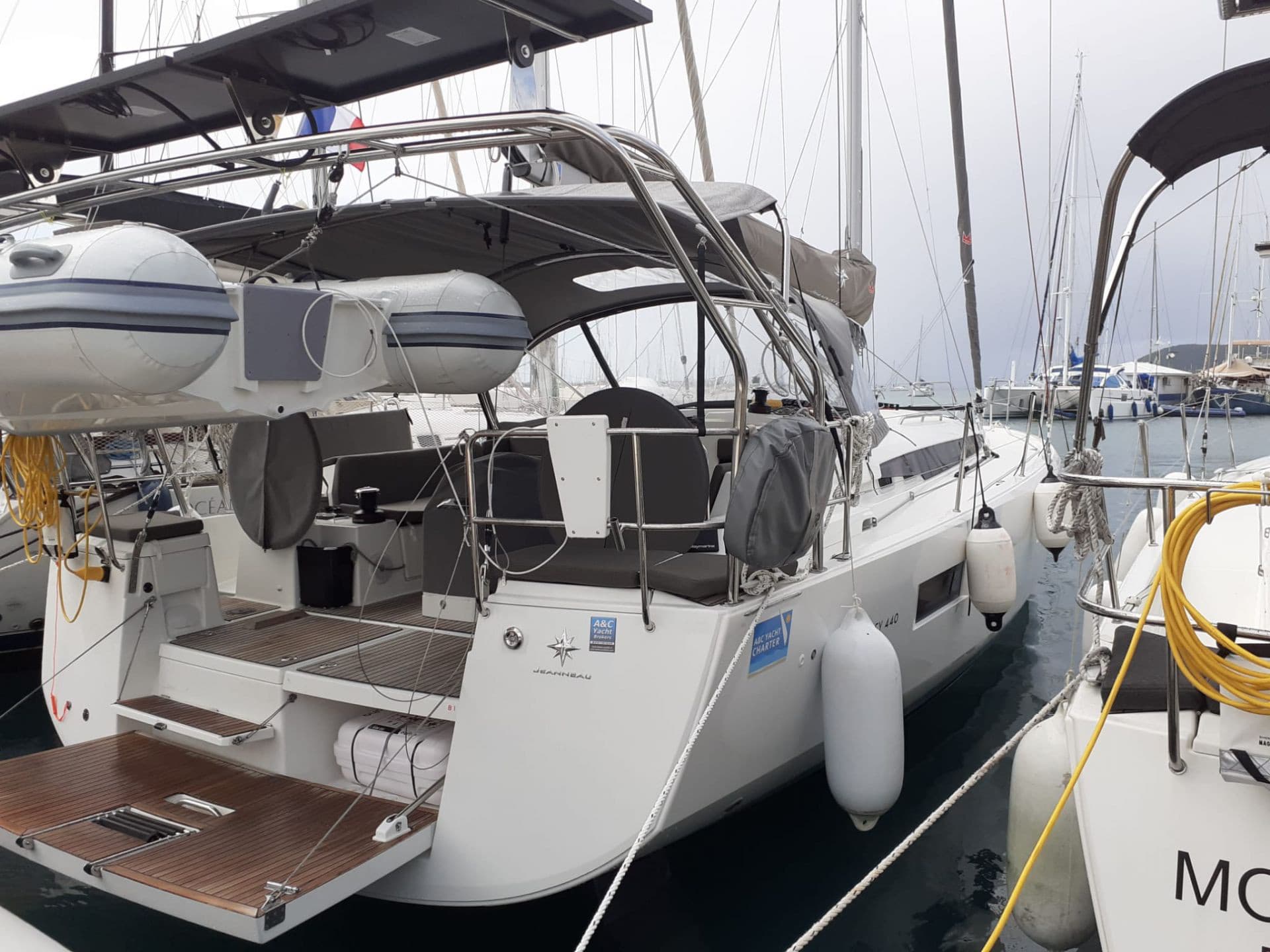 Sun Odyssey 440 - photo
