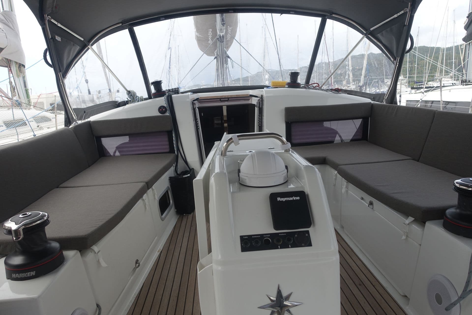 Sun Odyssey 440 - photo 11