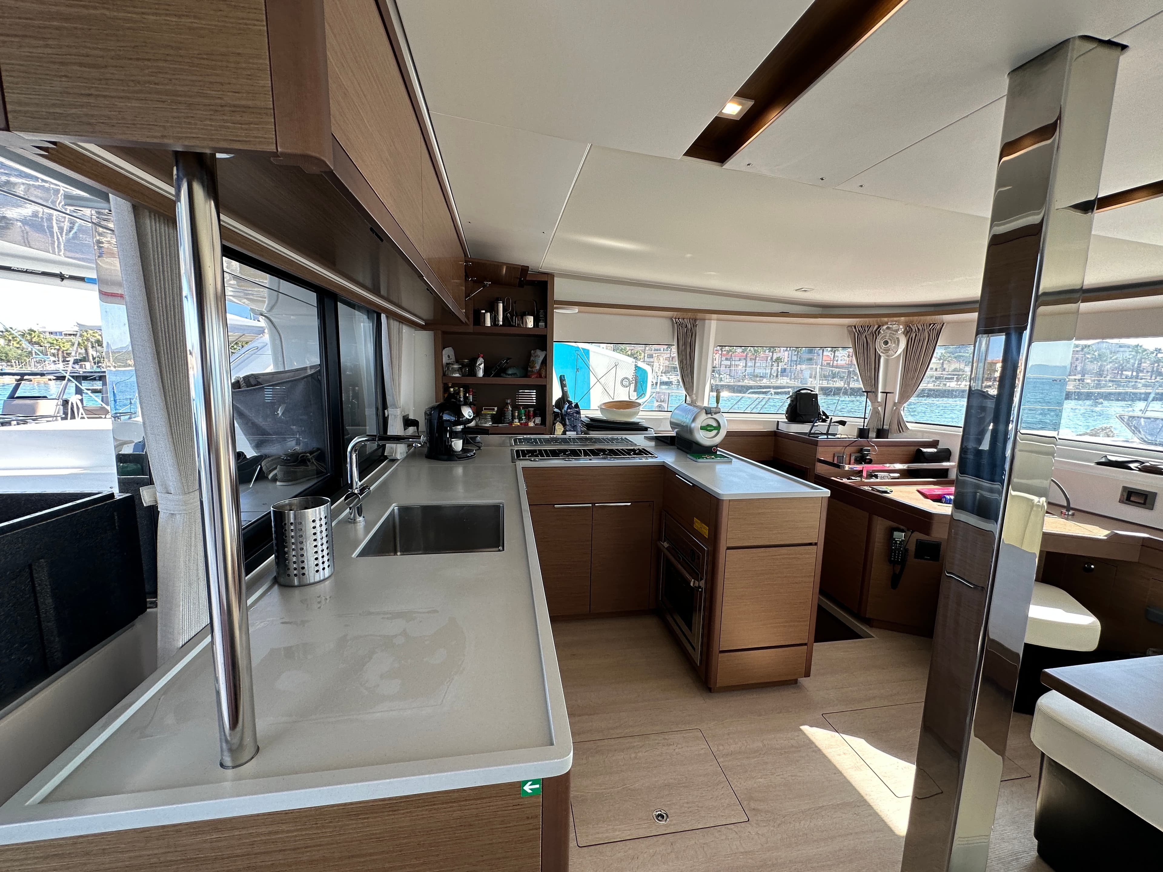 Lagoon 46  - photo 20