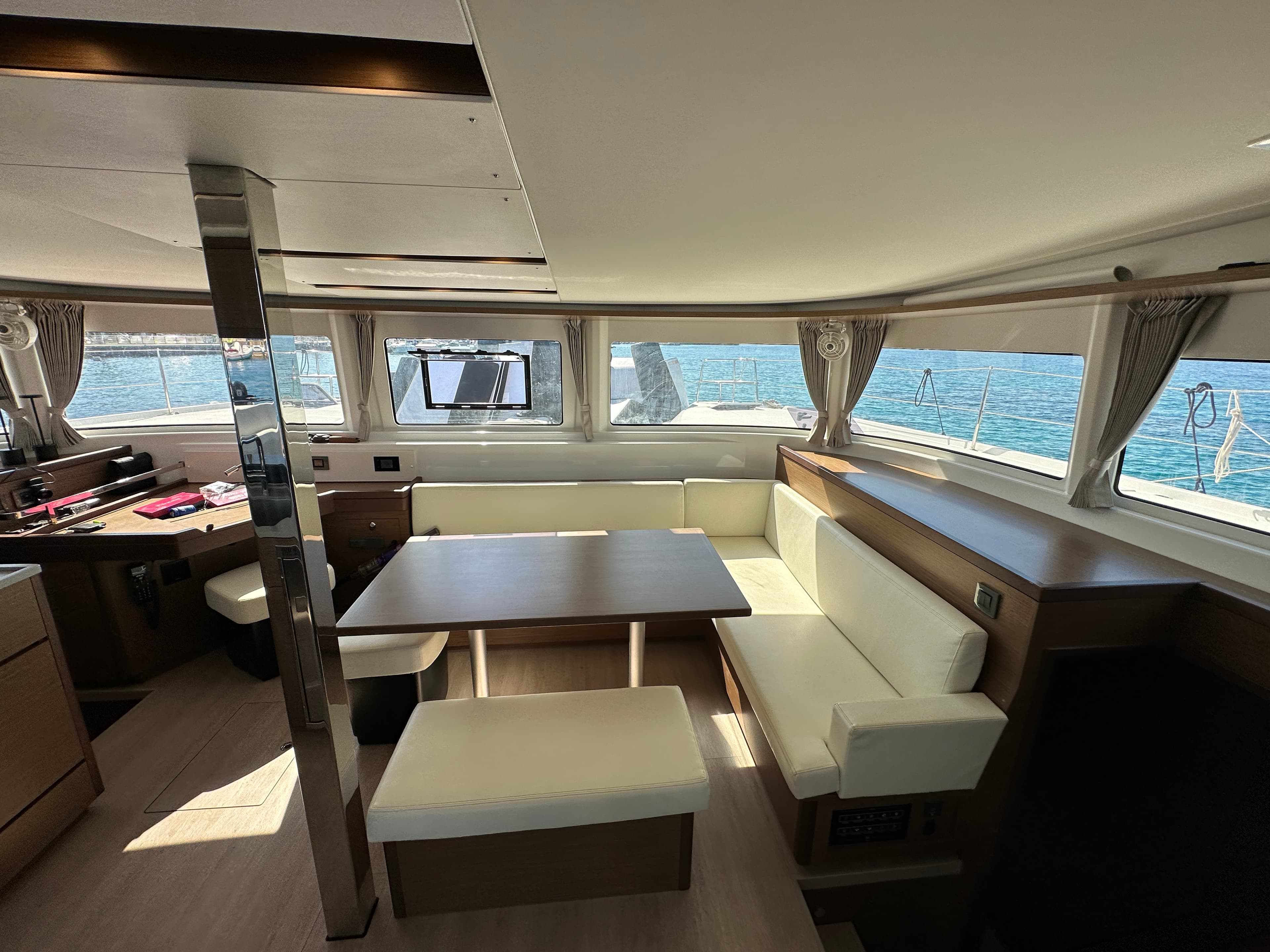 Lagoon 46  - photo 49