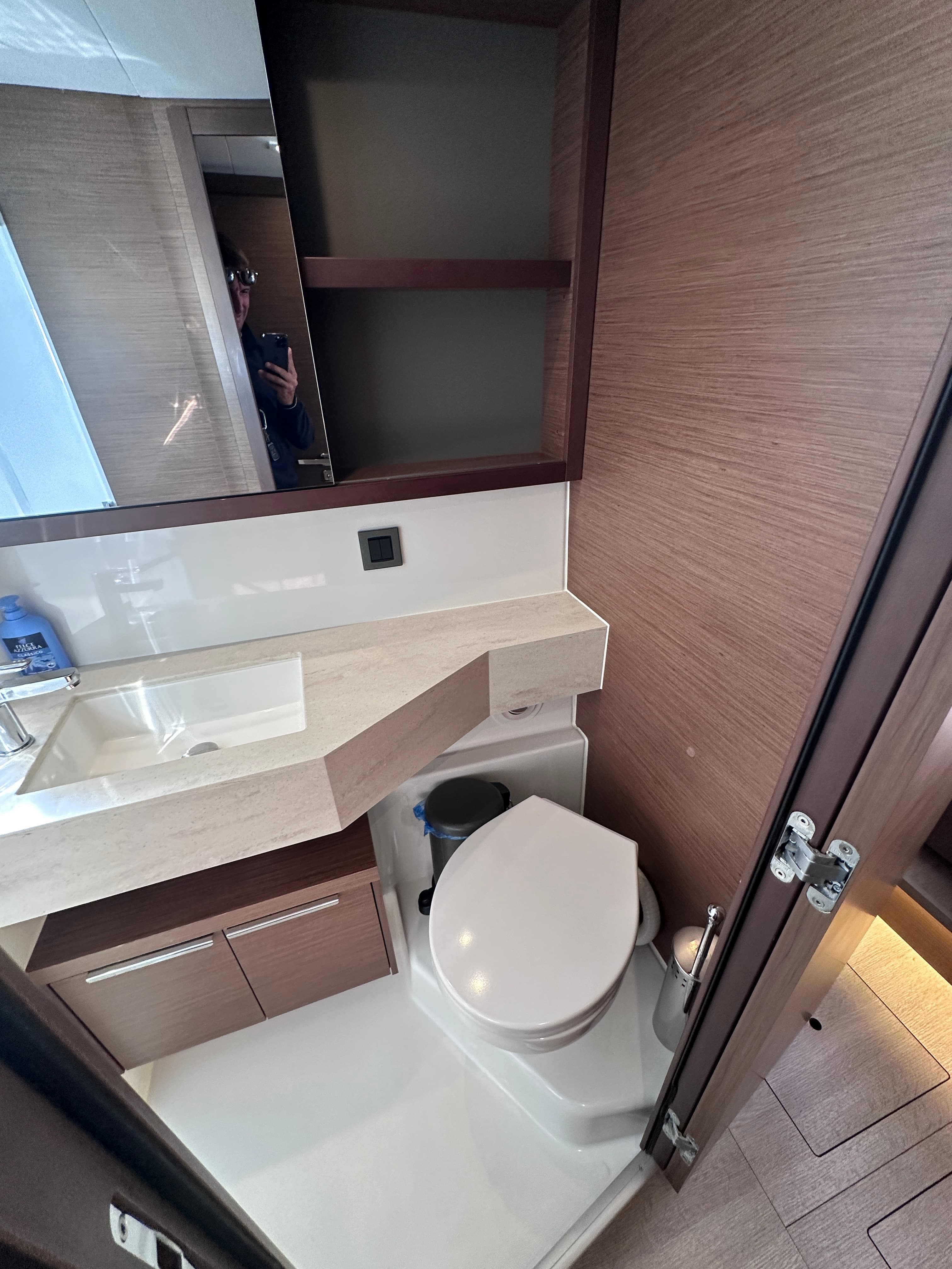 Lagoon 46  - photo 16