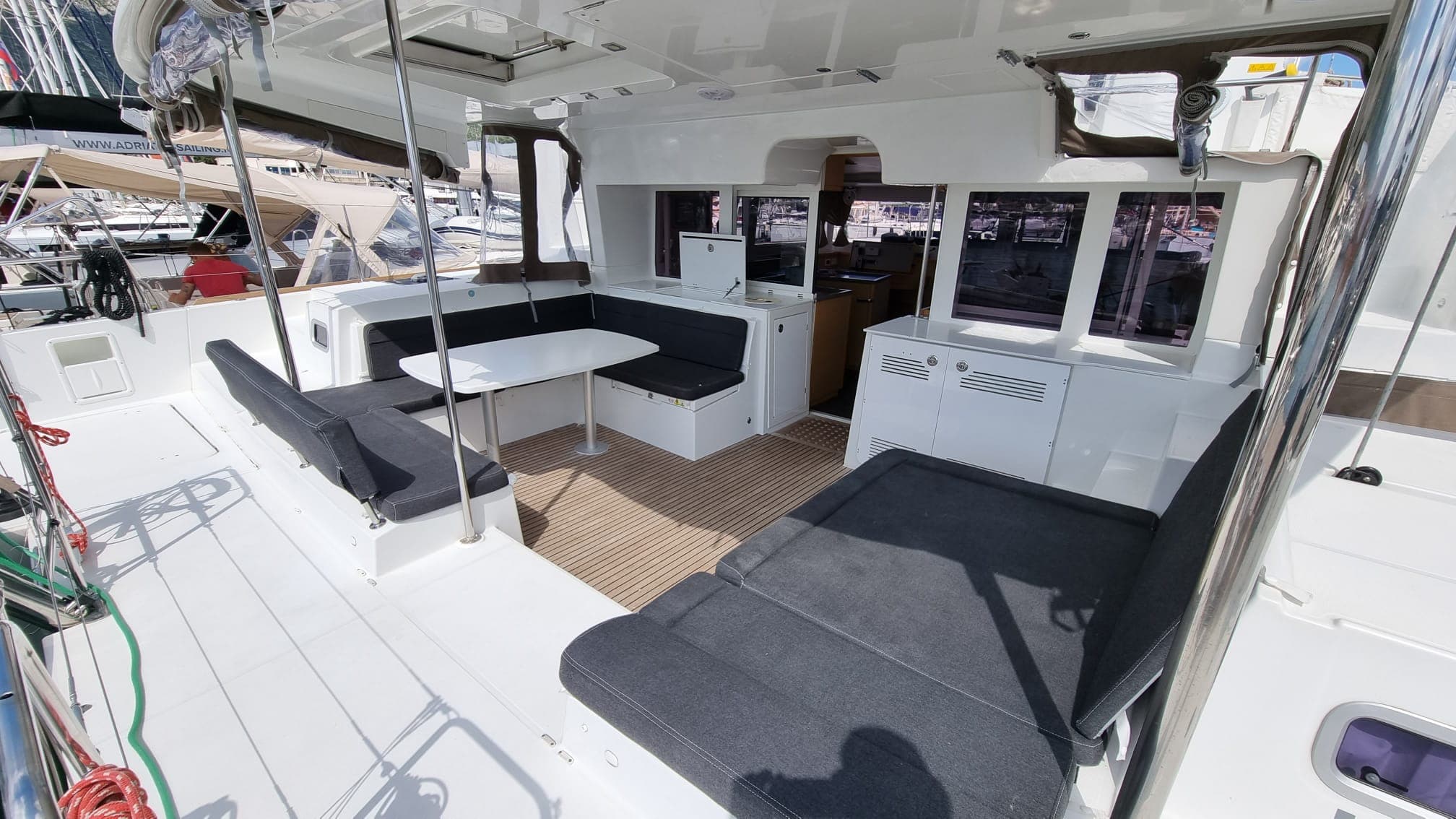 Lagoon 450 Fly - photo 38