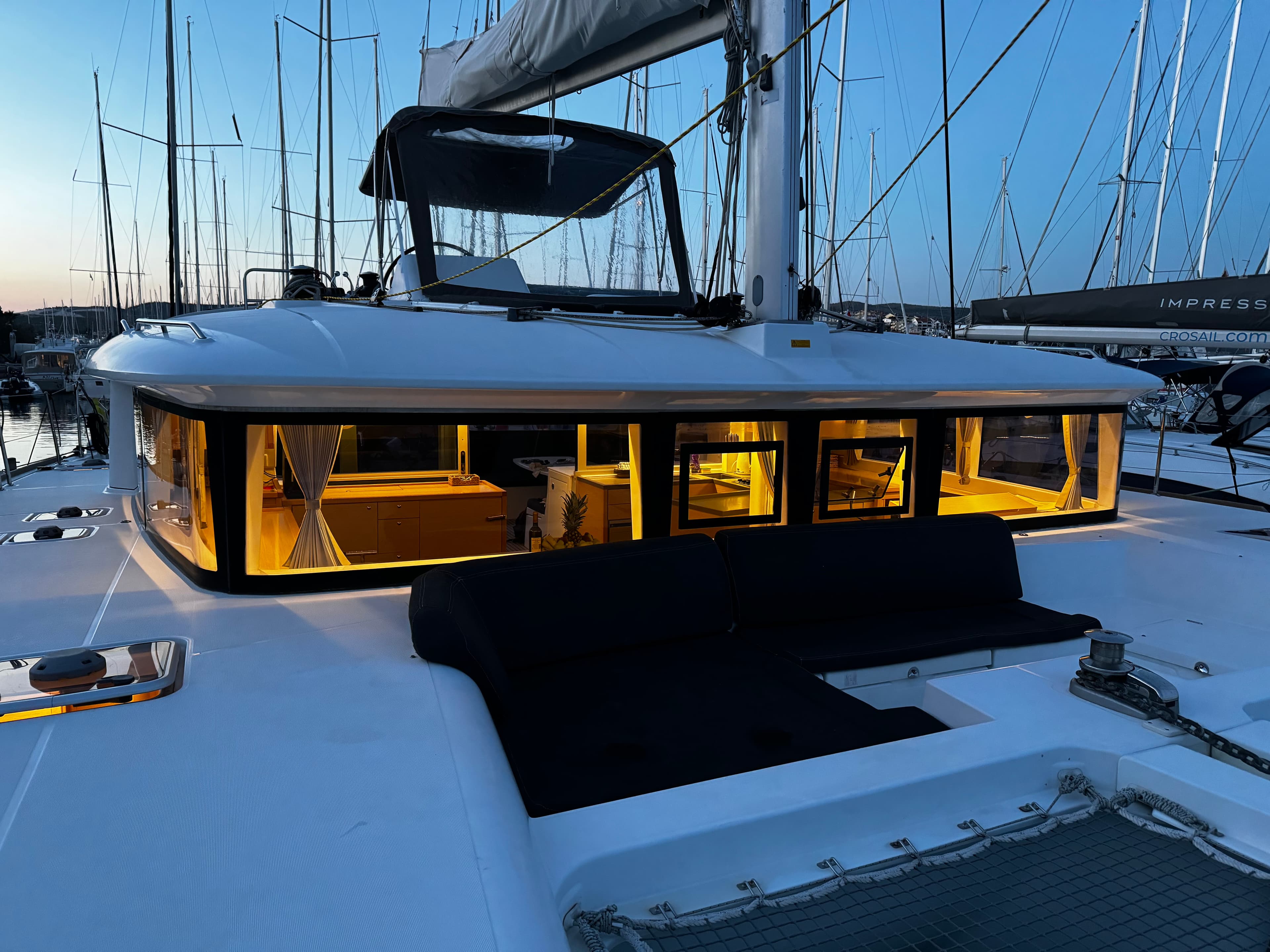 Lagoon 450 Fly - photo 17