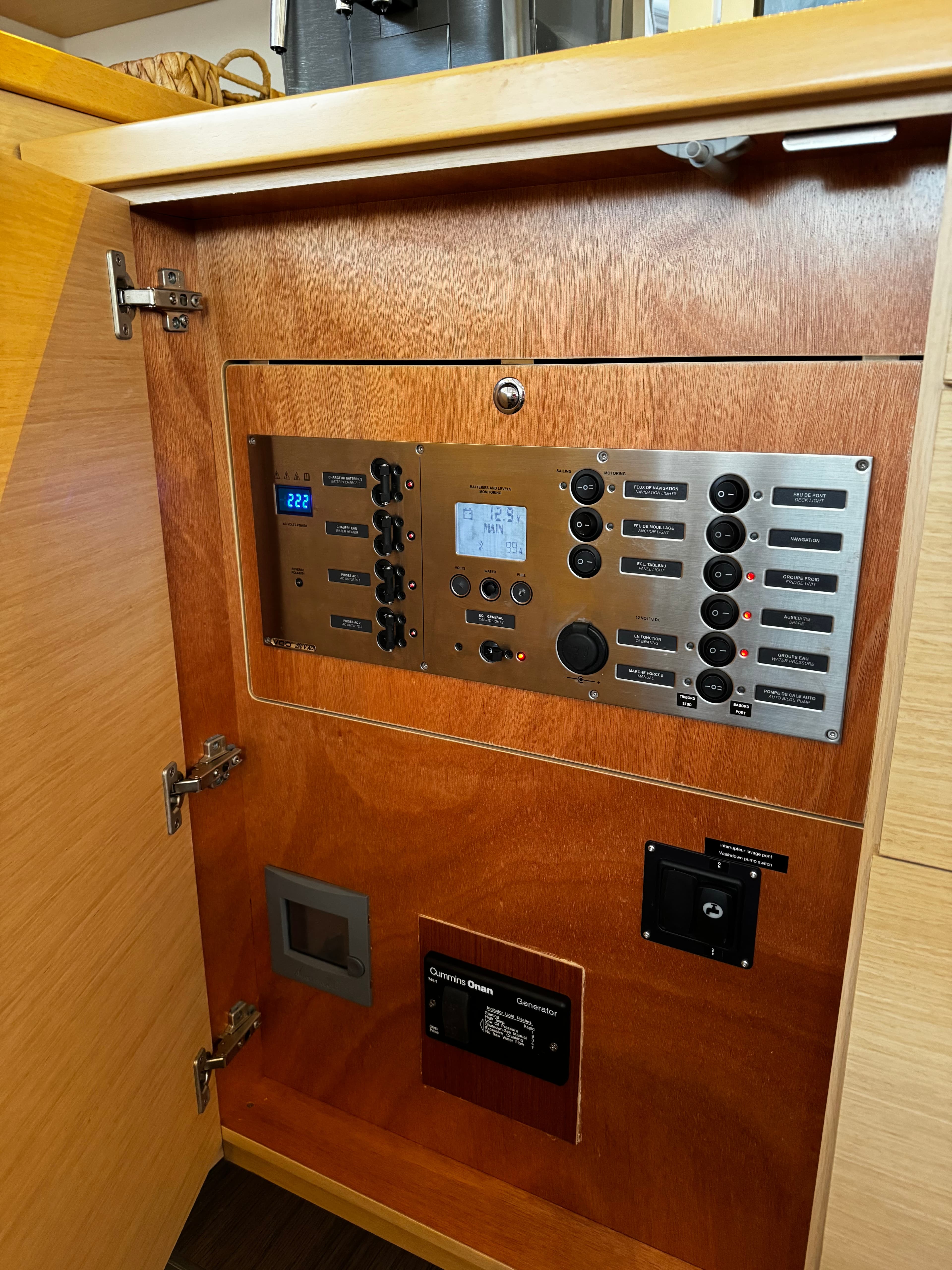 Lagoon 450 Fly - photo 35