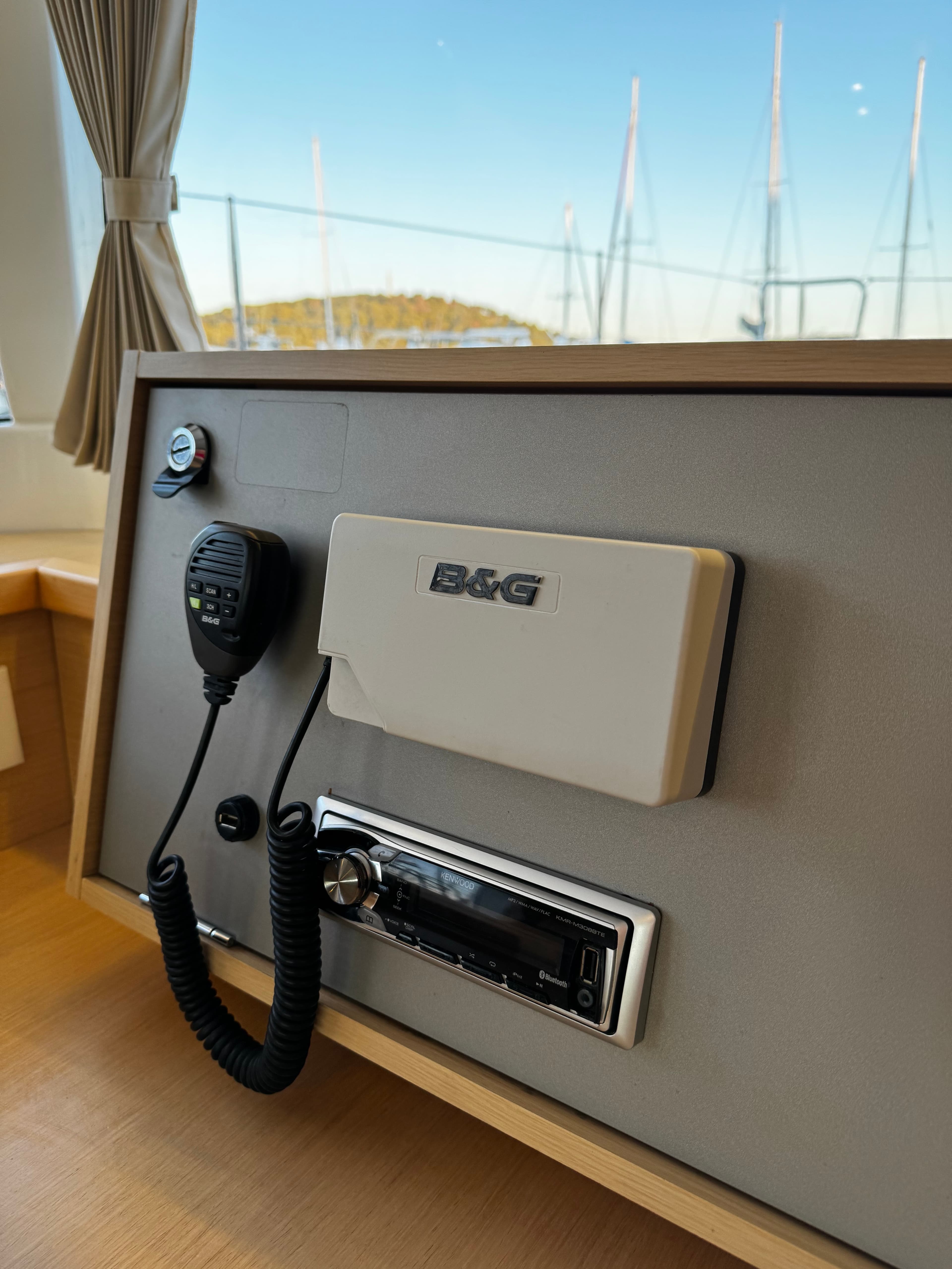 Lagoon 450 Fly - photo 25